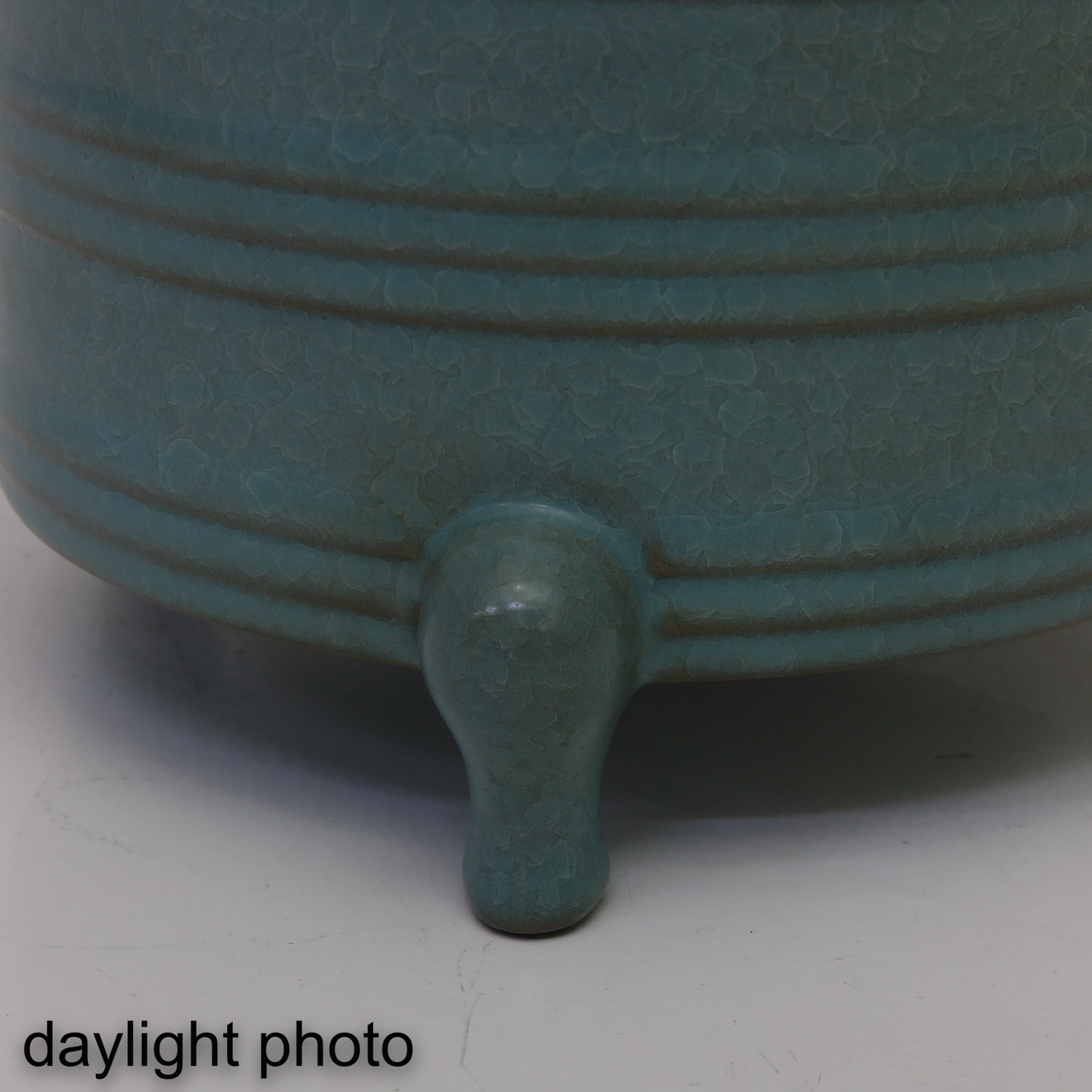 A Celadon Tripod Censer - Image 9 of 9