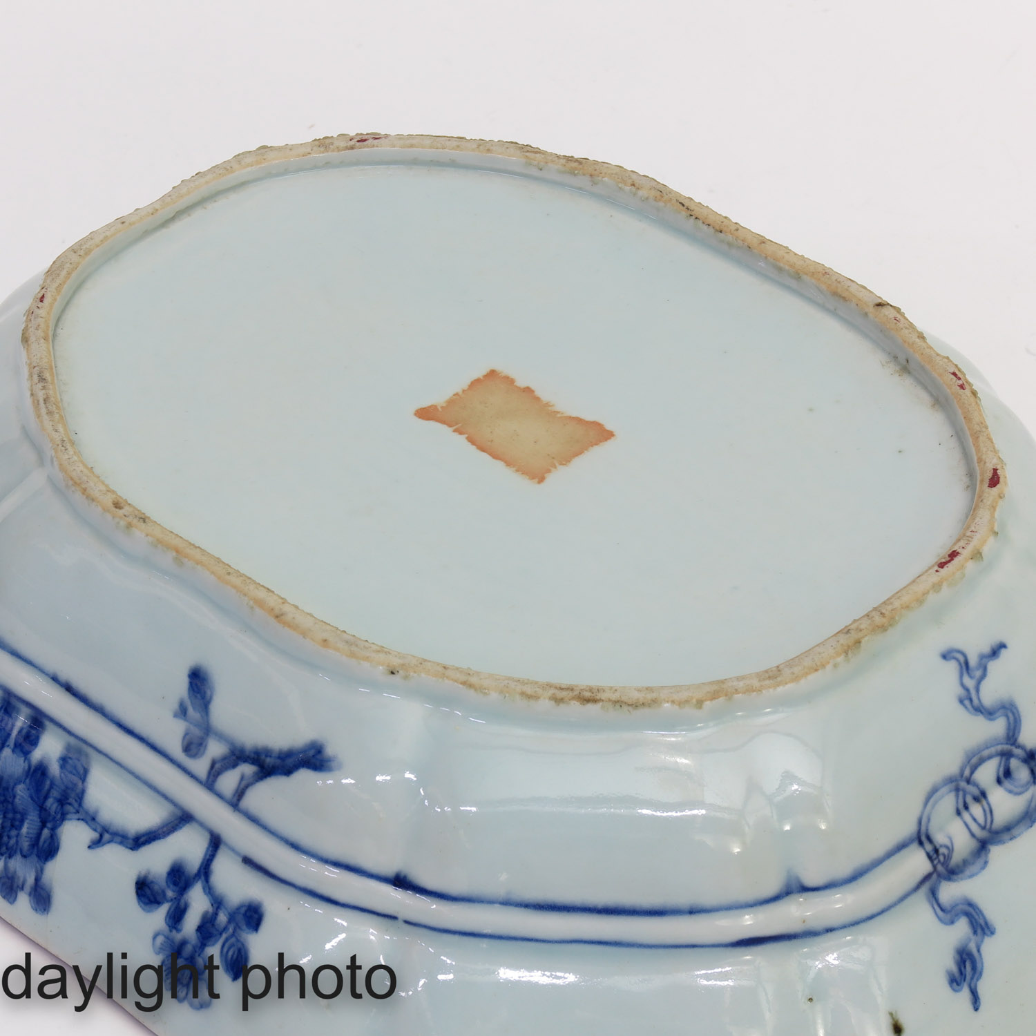 A Blue and White Serving Dish - Image 6 of 8