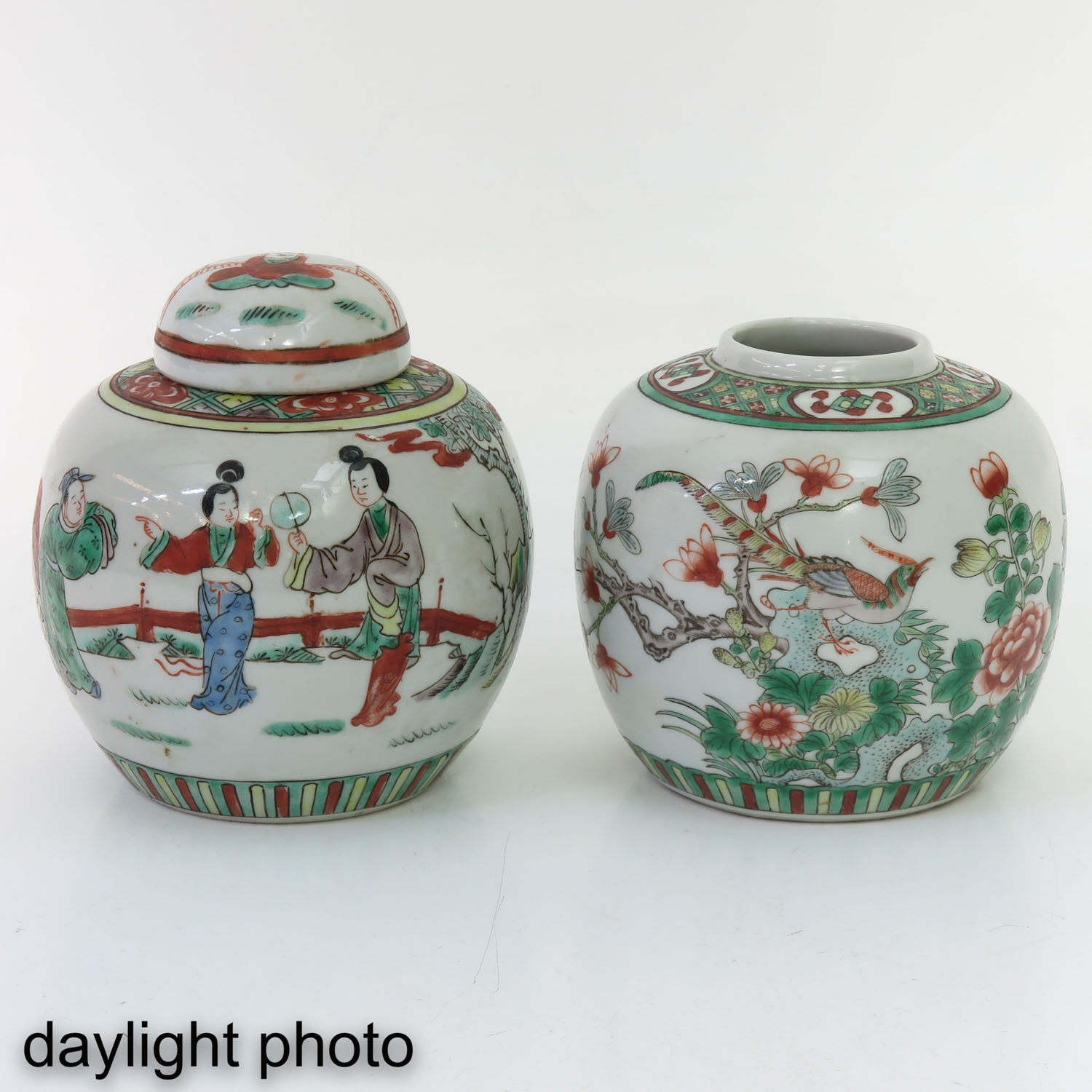 A Pair of Famille Verte Ginger Jars - Image 9 of 10