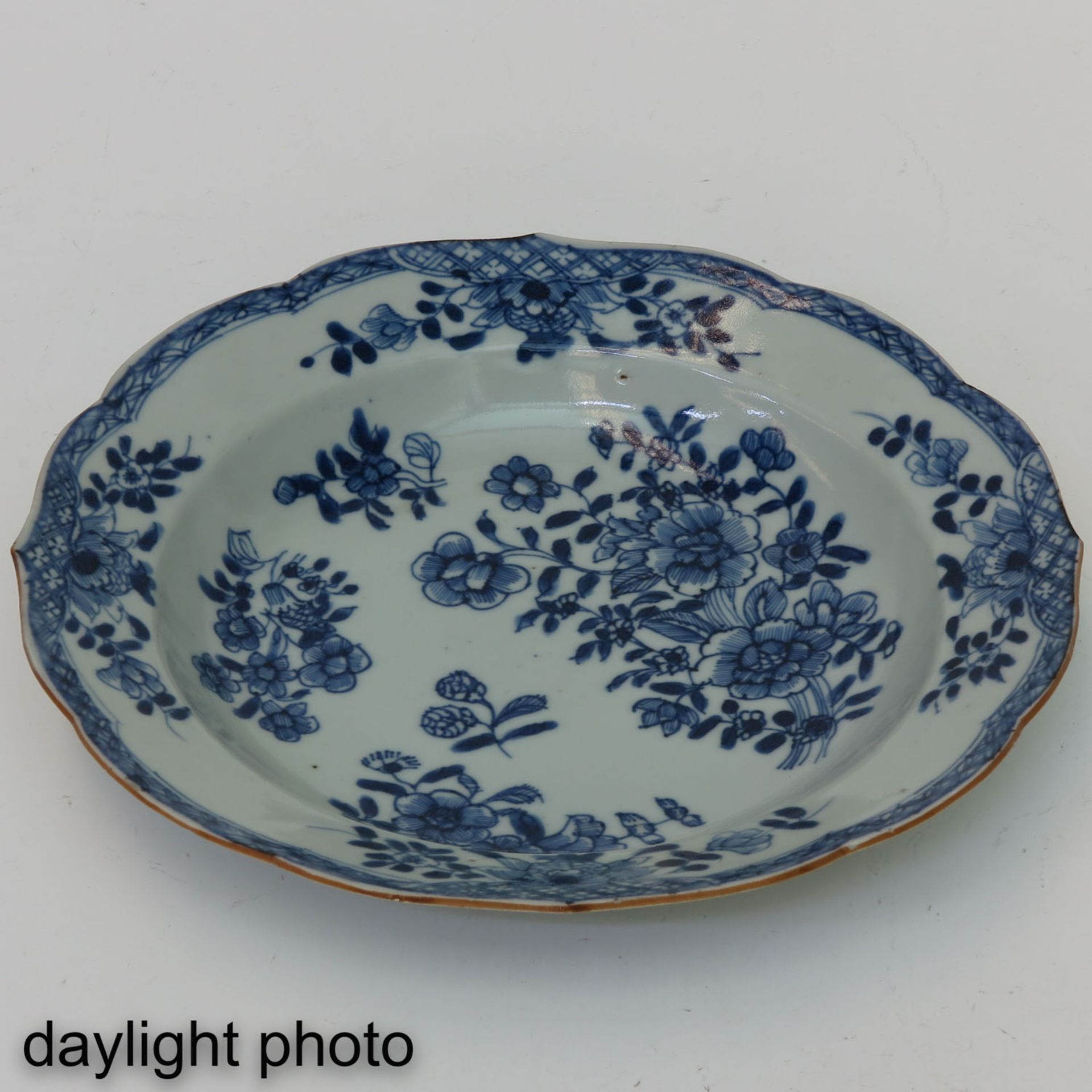 A Series of 9 Blue and White Plates - Bild 9 aus 10