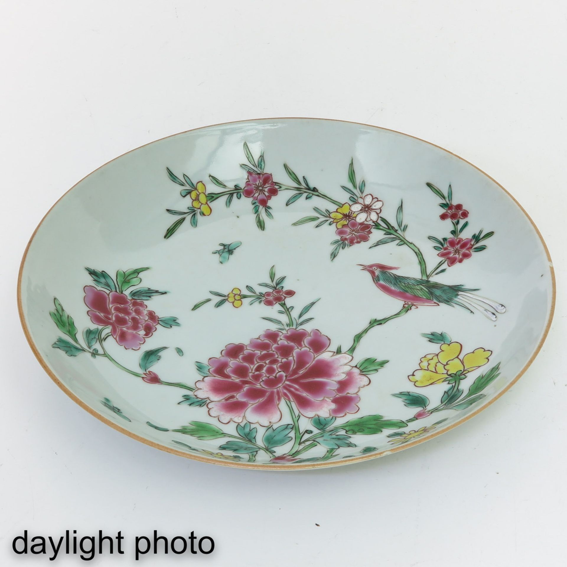 A Famille Rose Plate - Image 3 of 5
