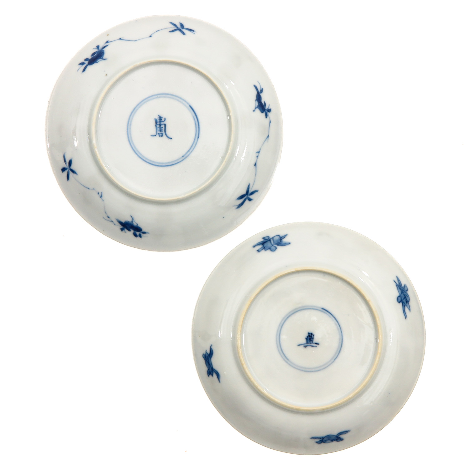 A Collection of 4 Small Blue and White Plates - Image 6 of 10