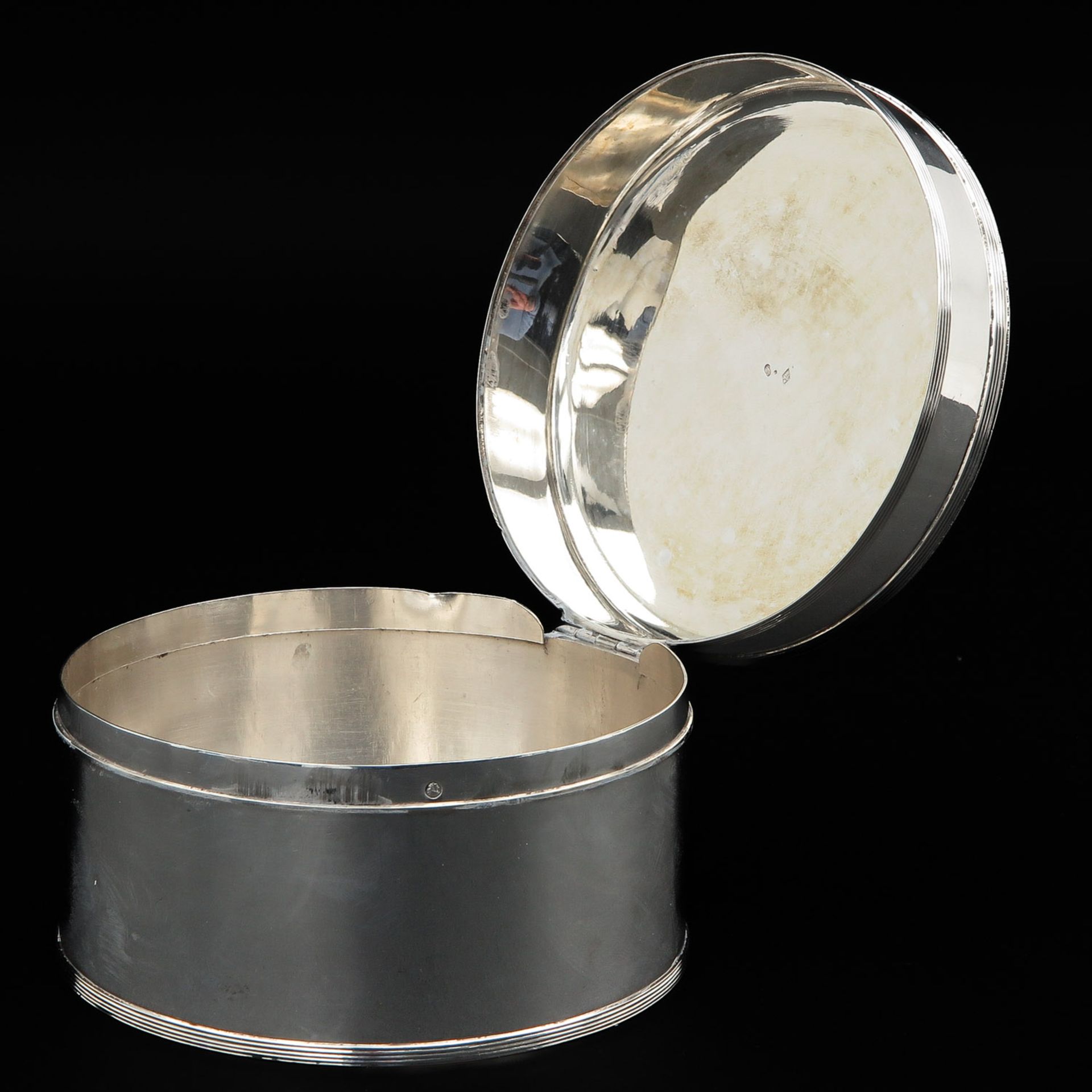 A Dutch Silver Cookie Box - Bild 9 aus 9