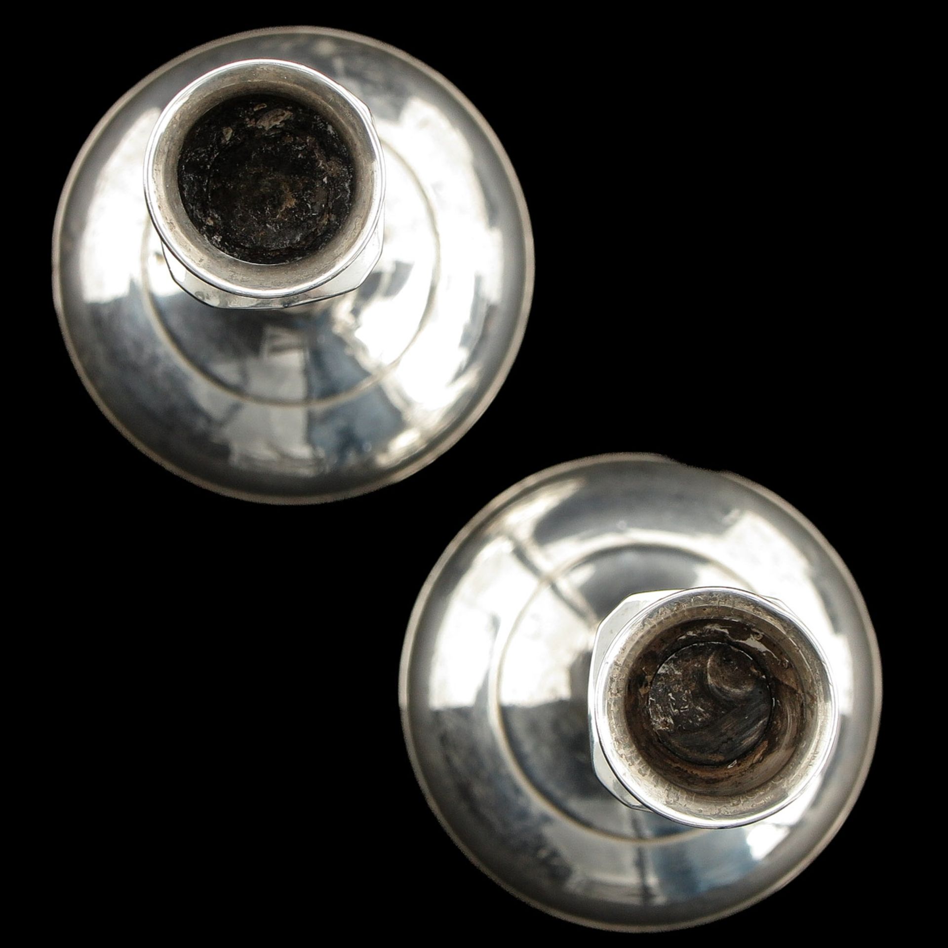 A Pair of Sterling Silver Candlesticks - Bild 5 aus 7