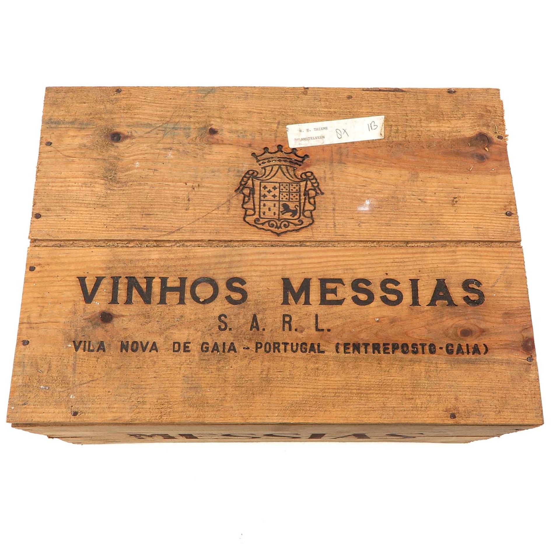 A Crate with 12 Bottles of Port Vinhos Messias - Bild 5 aus 5