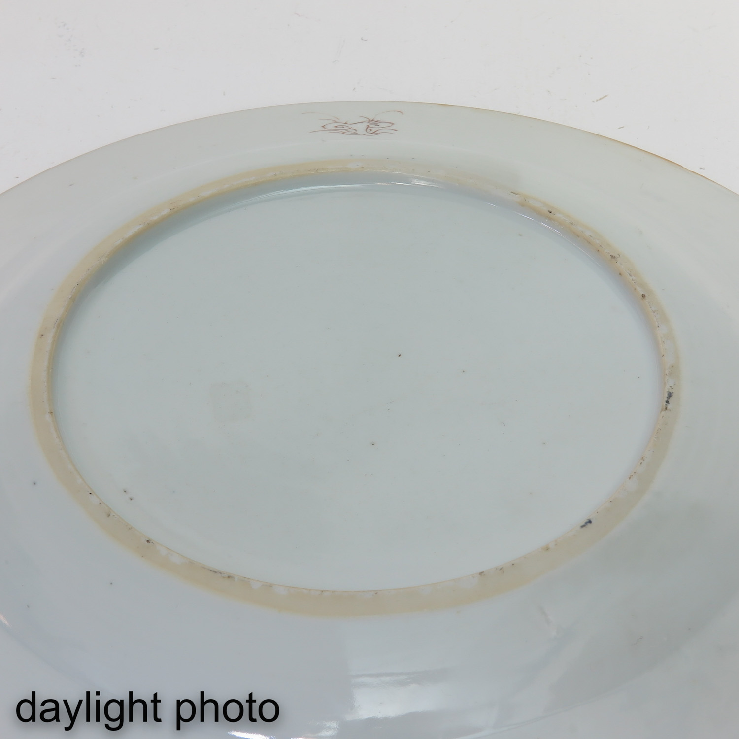 A Pair of Famille Rose Plates - Image 9 of 10