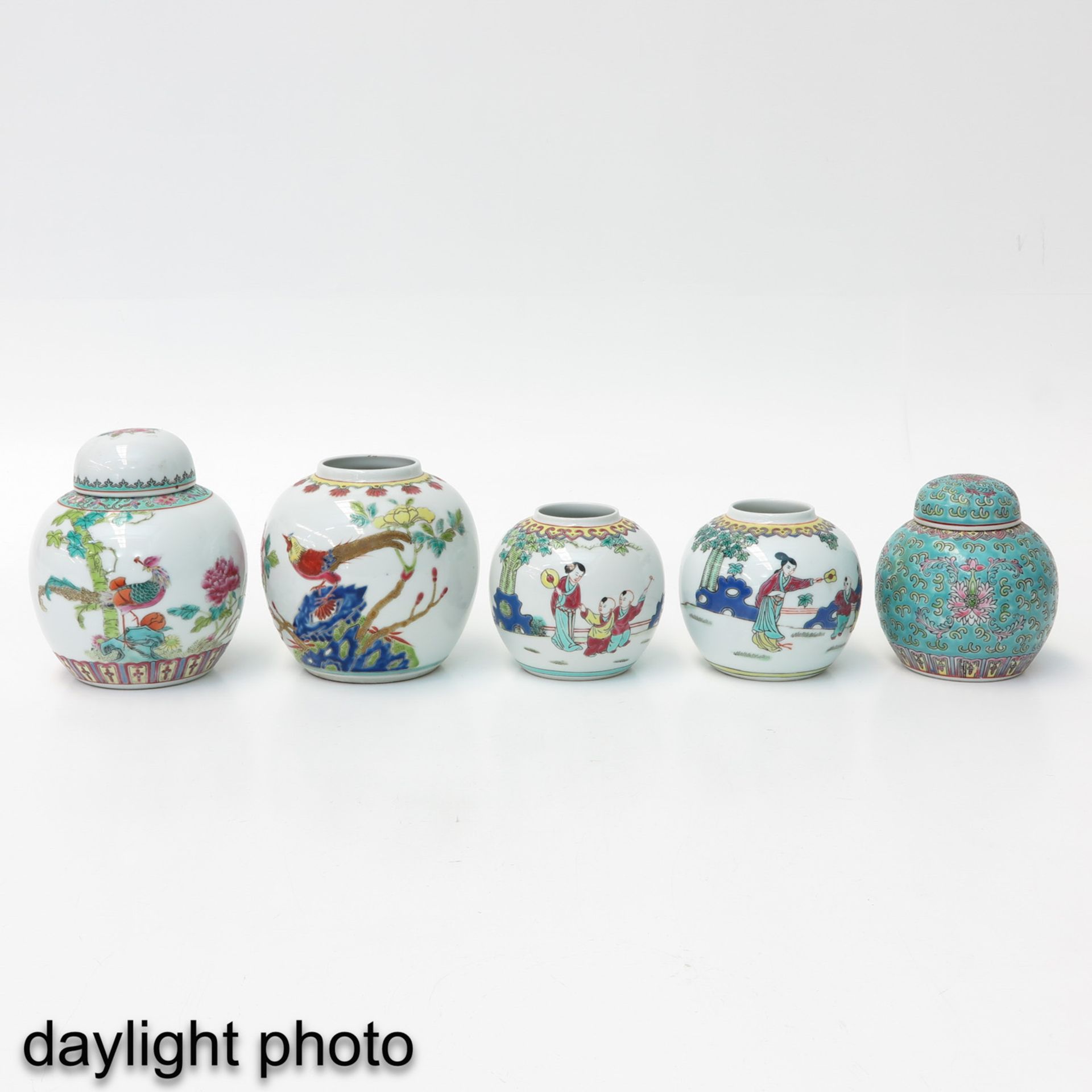 A Collection of 5 Ginger Jars - Image 7 of 10