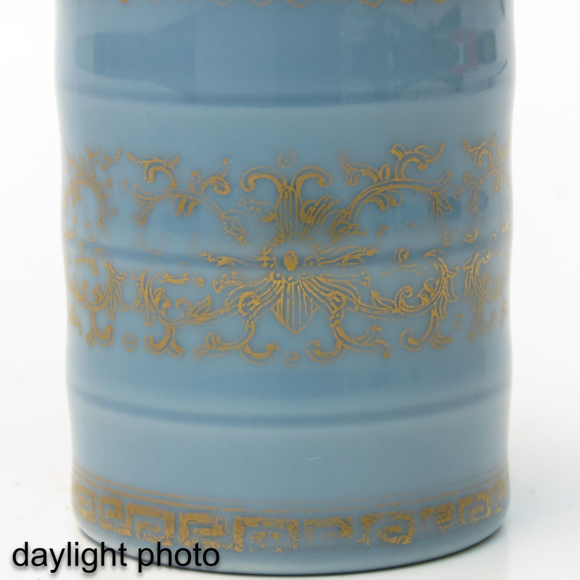 A Light Blue Glaze Brush Pot - Image 10 of 10