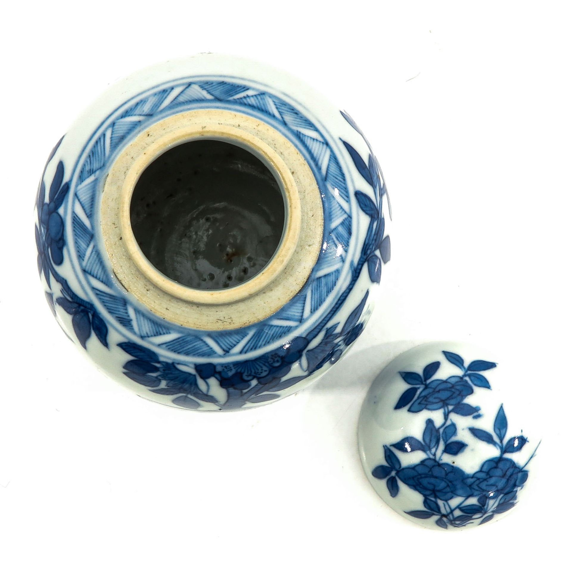 A Blue and White Ginger Jar - Image 5 of 10