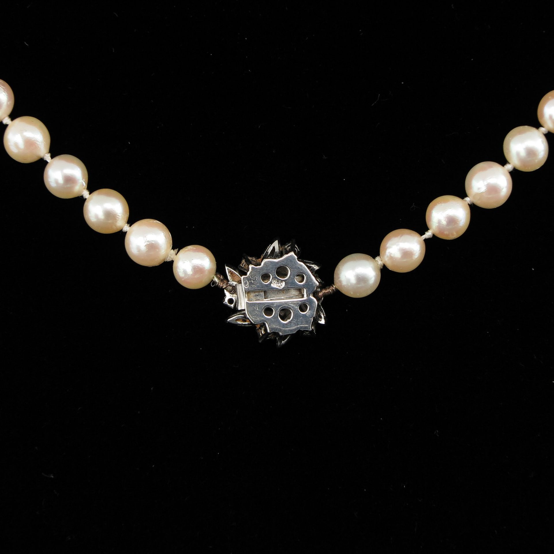 A Pearl Necklace with 14KG Clasp - Image 3 of 4