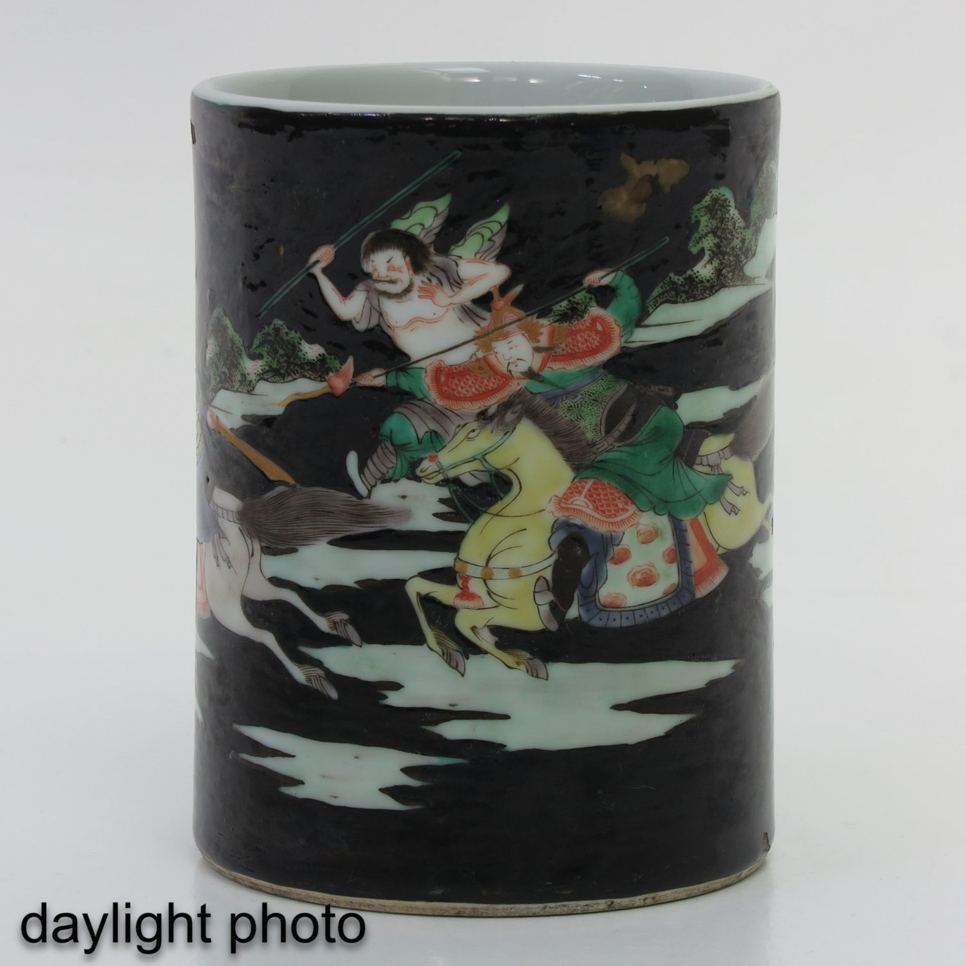 A Famille Noir Brush Pot - Image 7 of 9