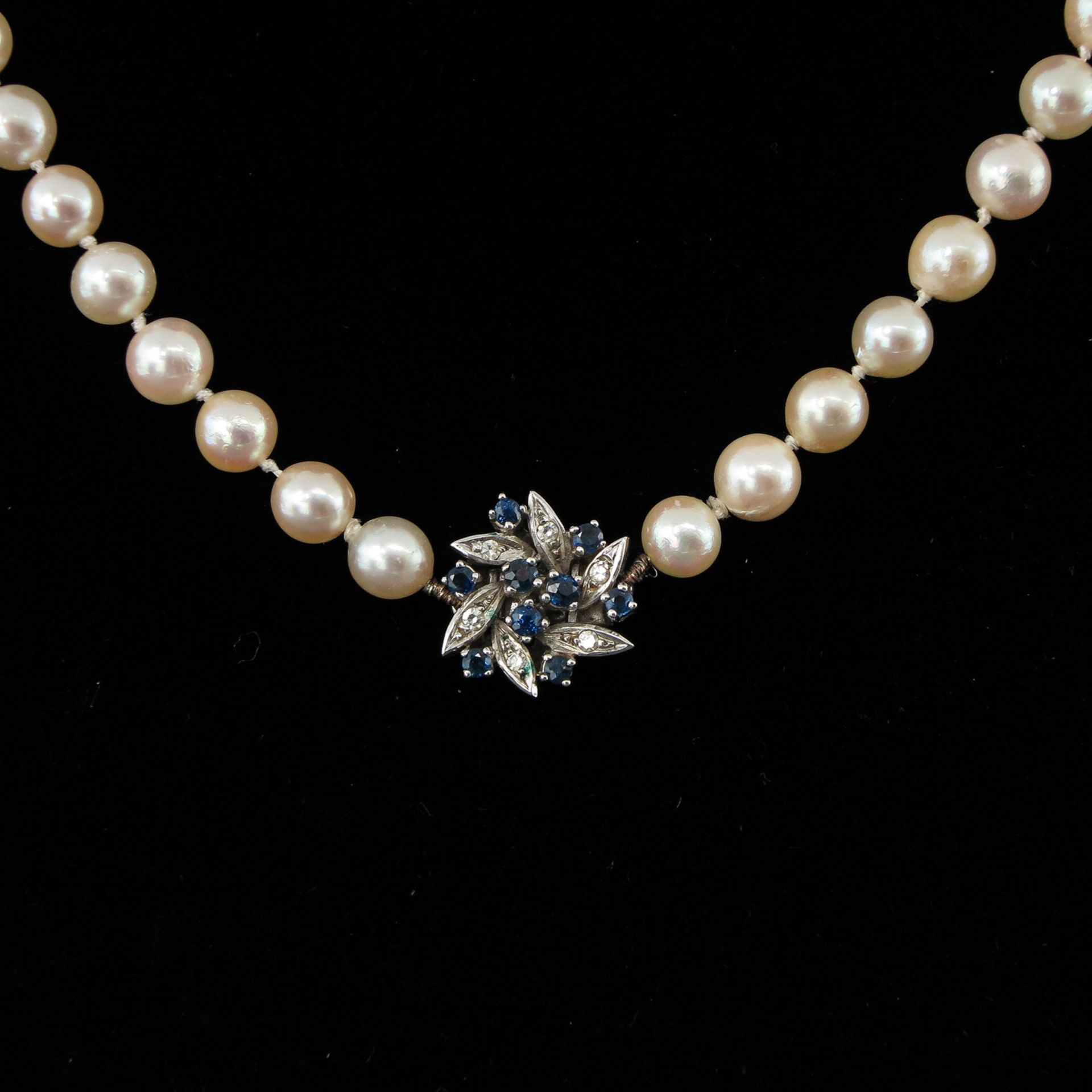 A Pearl Necklace with 14KG Clasp - Image 2 of 4