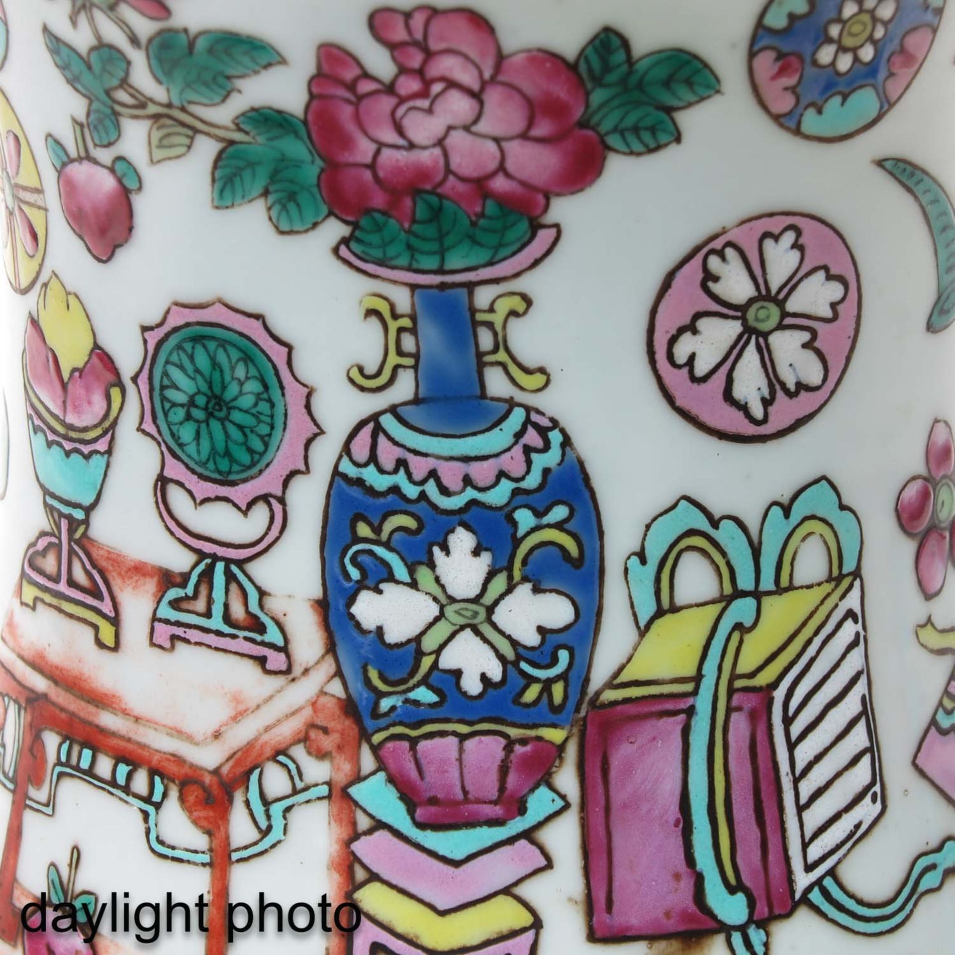 A Famille Rose Vase - Bild 9 aus 9