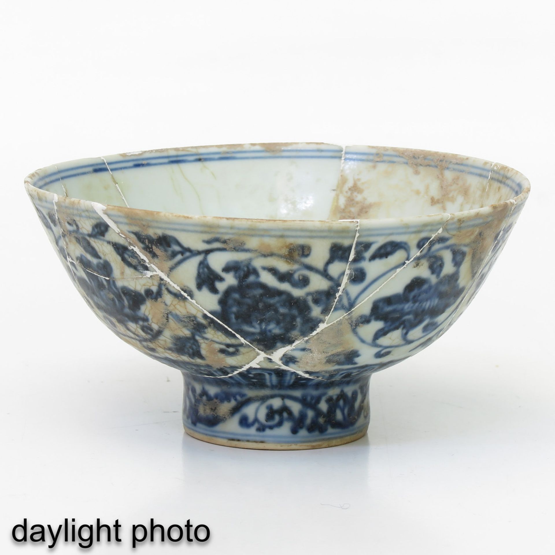 A Blue and White Bowl - Image 7 of 9