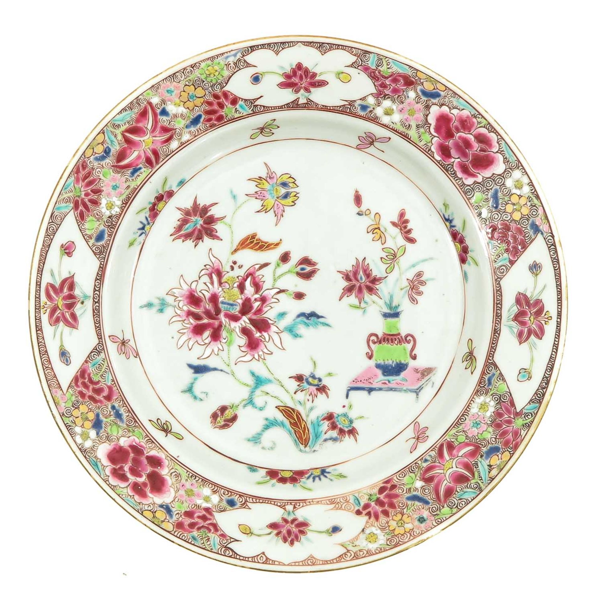 A Pair of Famille Rose Plates - Bild 3 aus 9