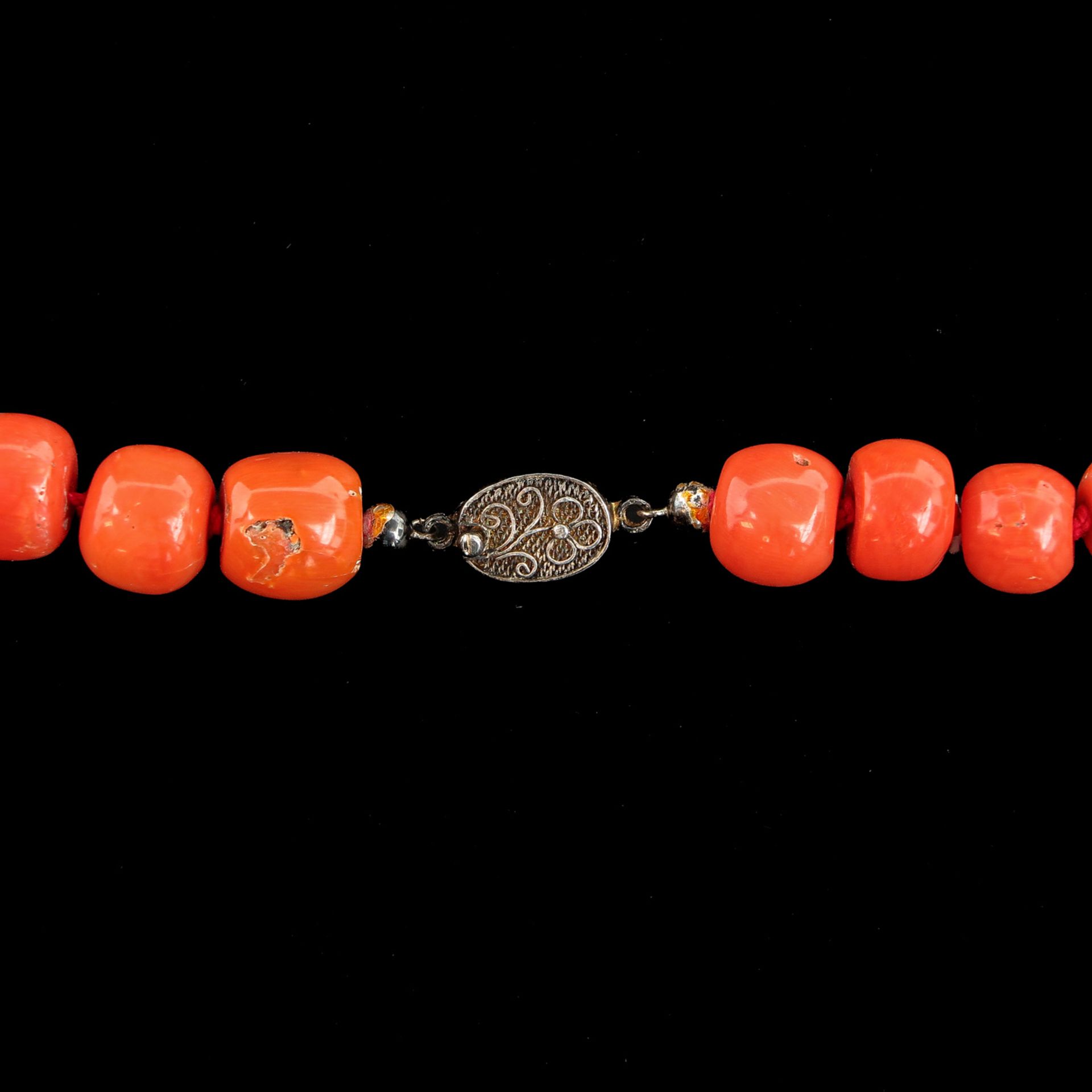 A 19th Century Red Coral Necklace - Image 3 of 5