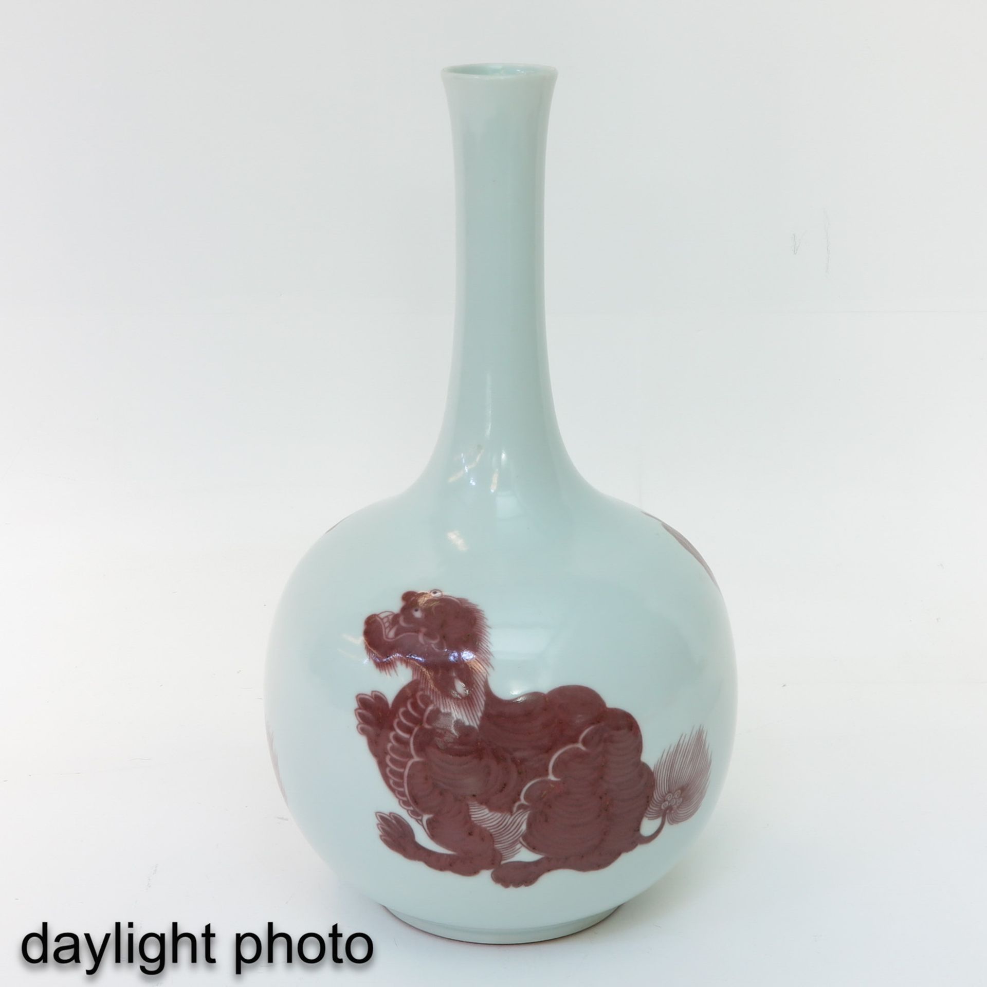 A Kylin Decor Bottle Vase - Image 7 of 9