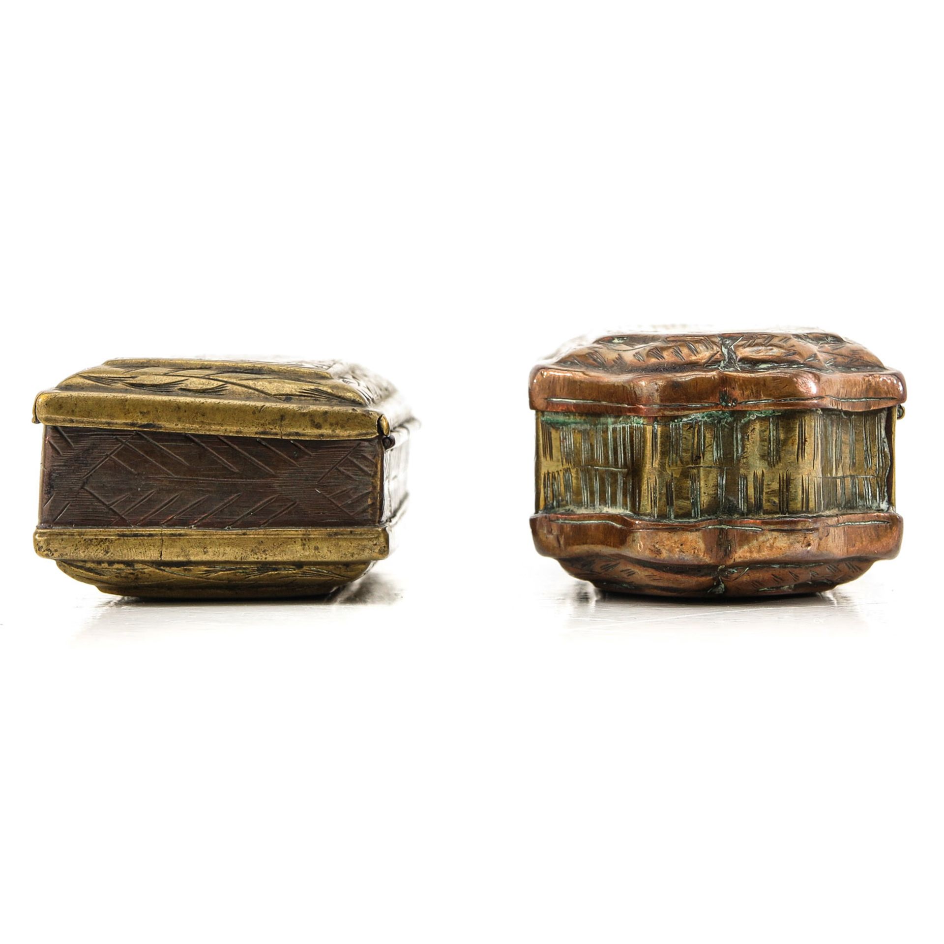 A Lot of 2 18th Century Copper Tobacco Boxes - Image 2 of 9