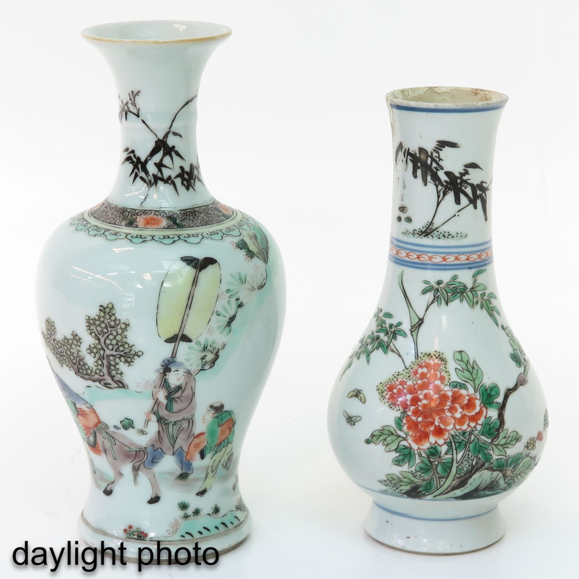 A Lot of 2 Famille Verte Vases - Bild 7 aus 10