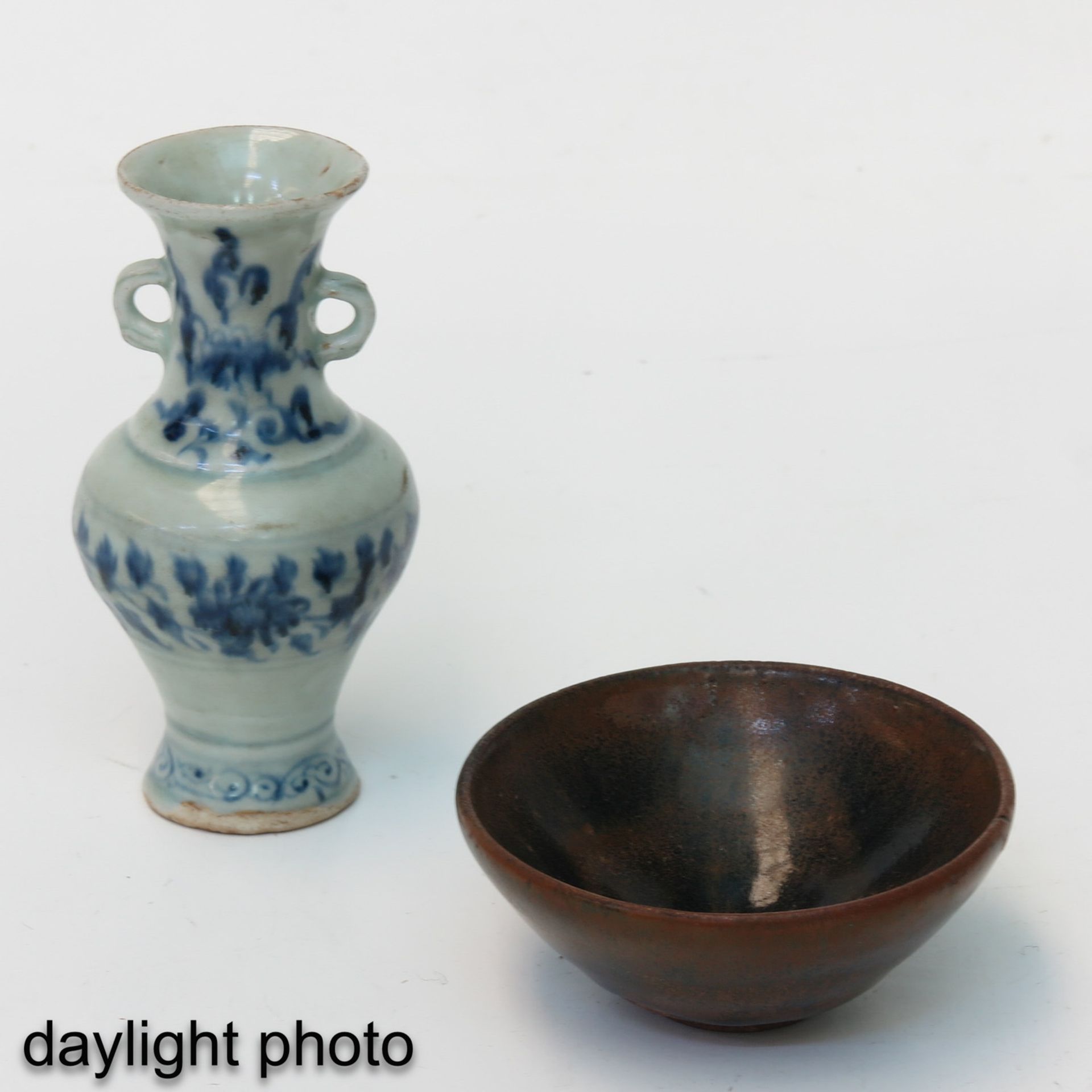 A Small Vase and Tea Bowl - Image 7 of 10