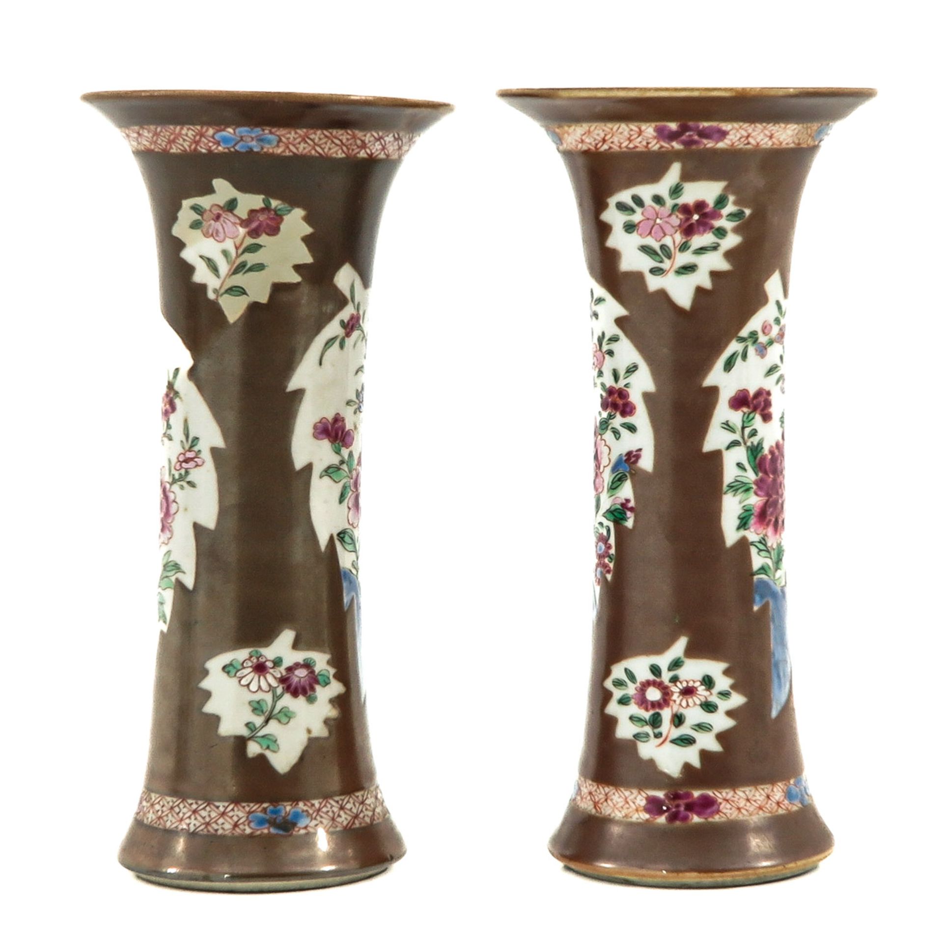 A Pair of Batavianware Vases - Bild 4 aus 9