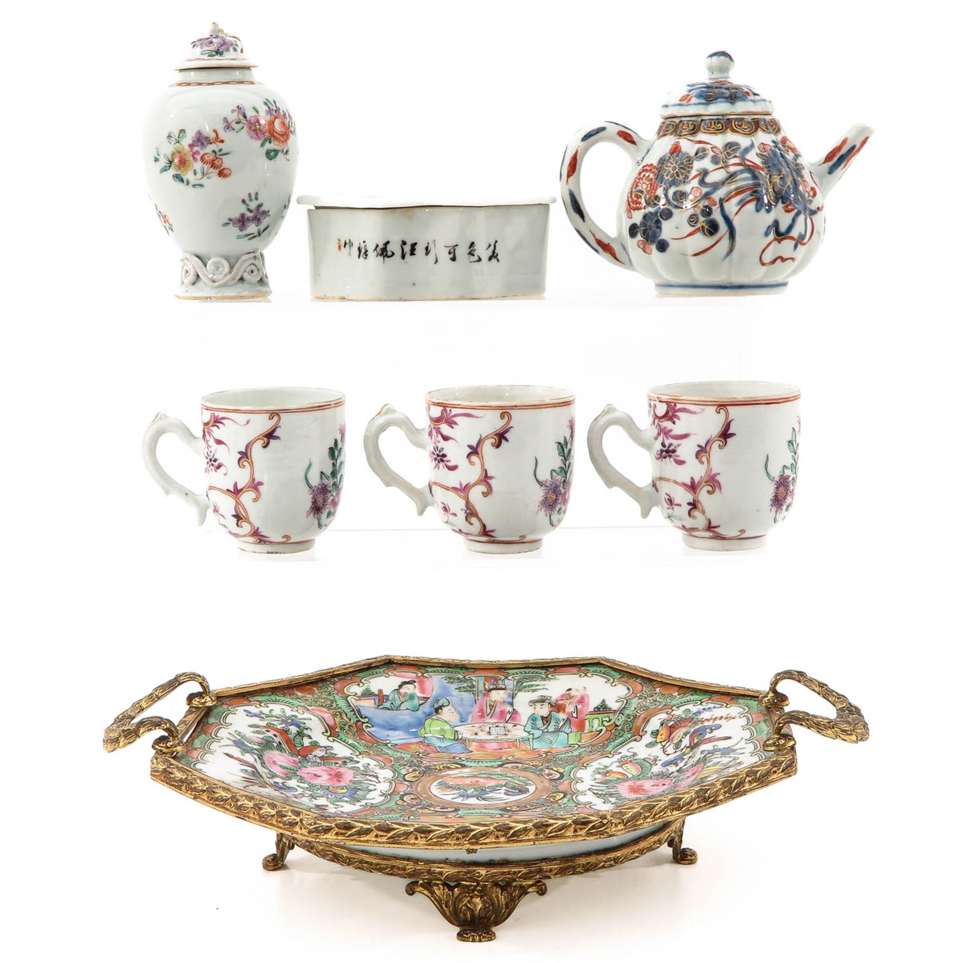 A Diverse Collection of Porcelain - Bild 3 aus 10