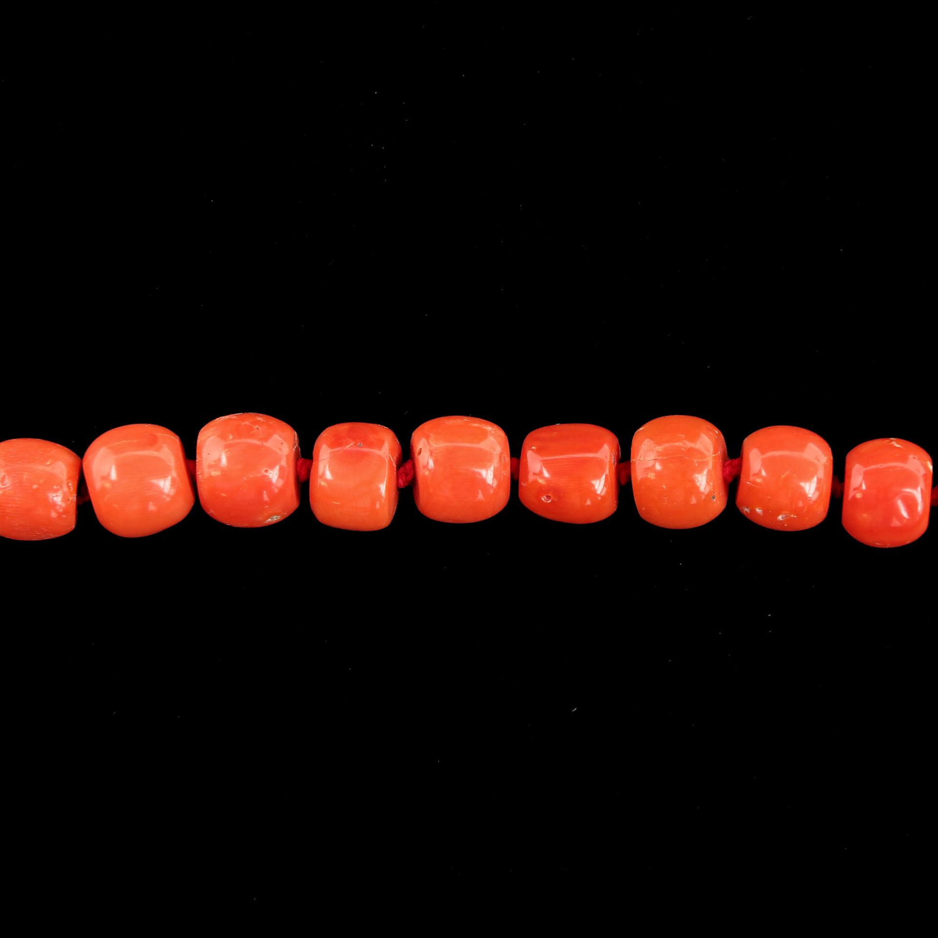 A 19th Century Red Coral Necklace - Image 5 of 5