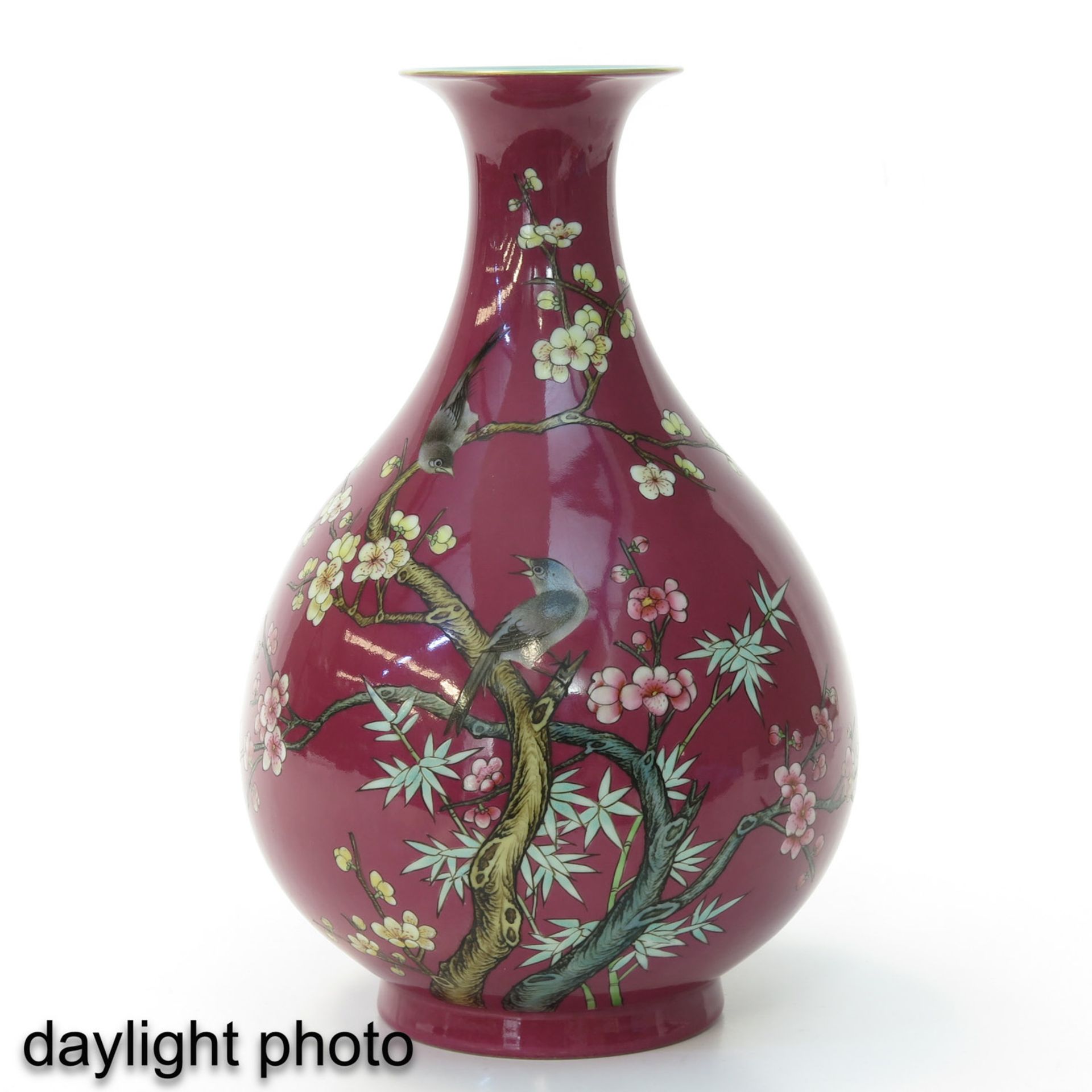 A Famille Rose Vase - Bild 7 aus 10