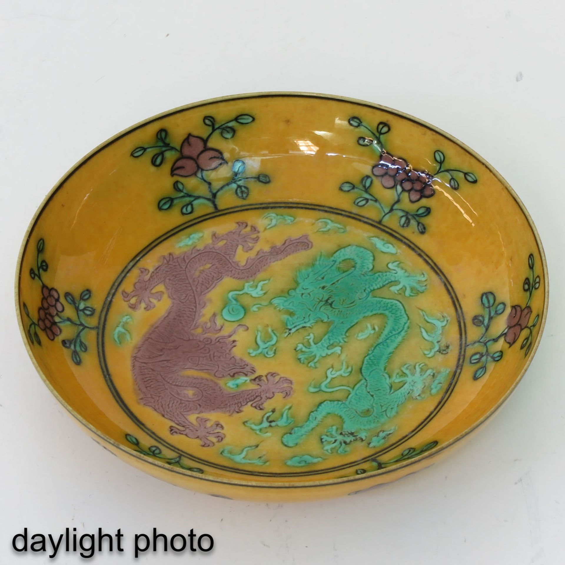 A Yellow Dragon Decor Dish - Image 3 of 6