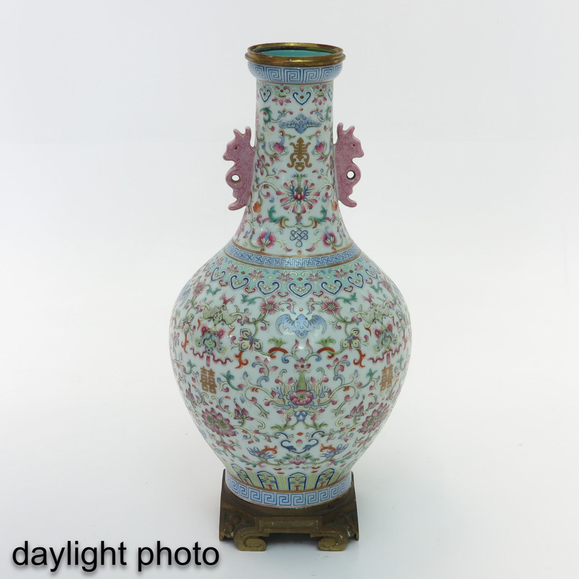 A Famille Rose Vase - Bild 7 aus 10