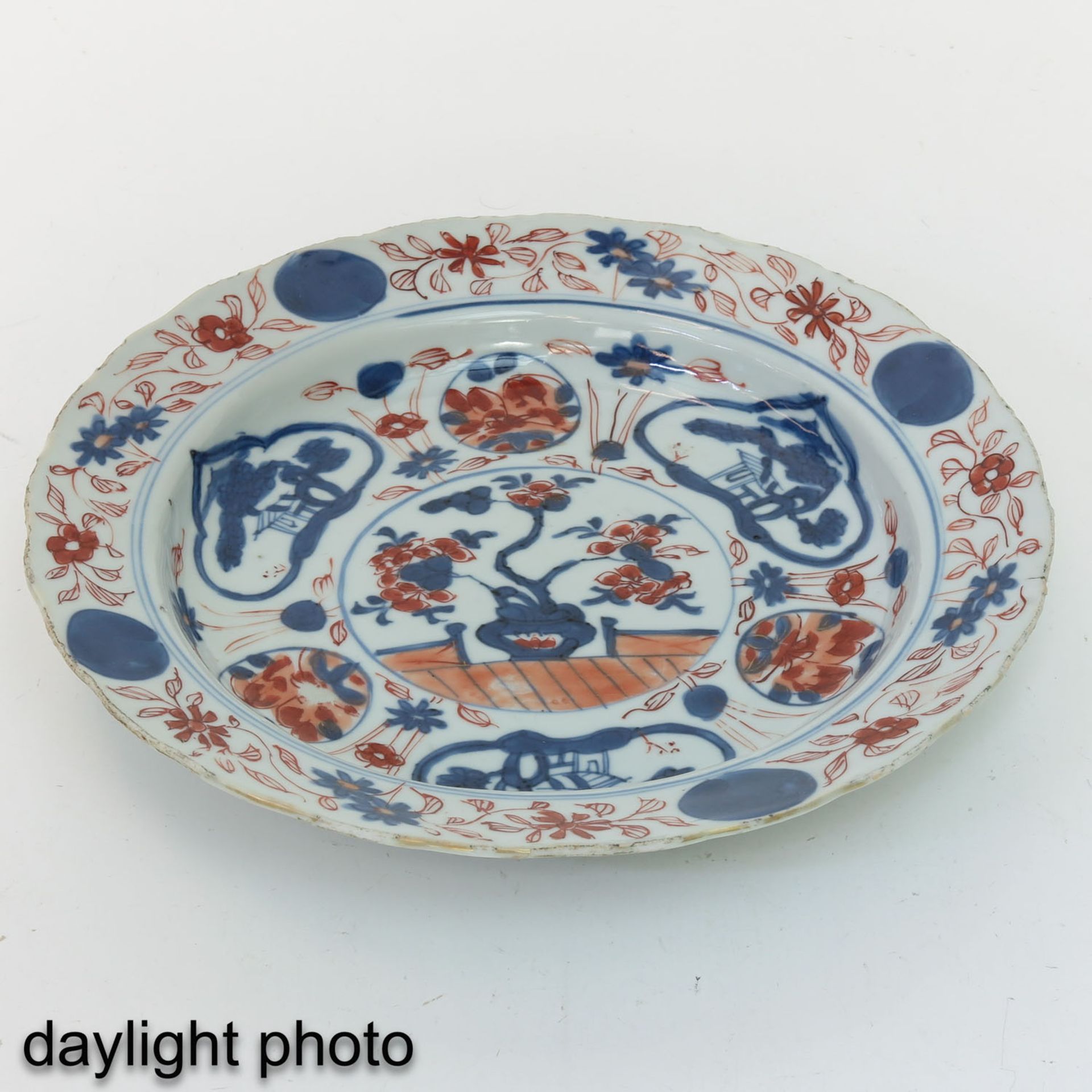 A Series of 6 Polychrome Plates - Image 9 of 10