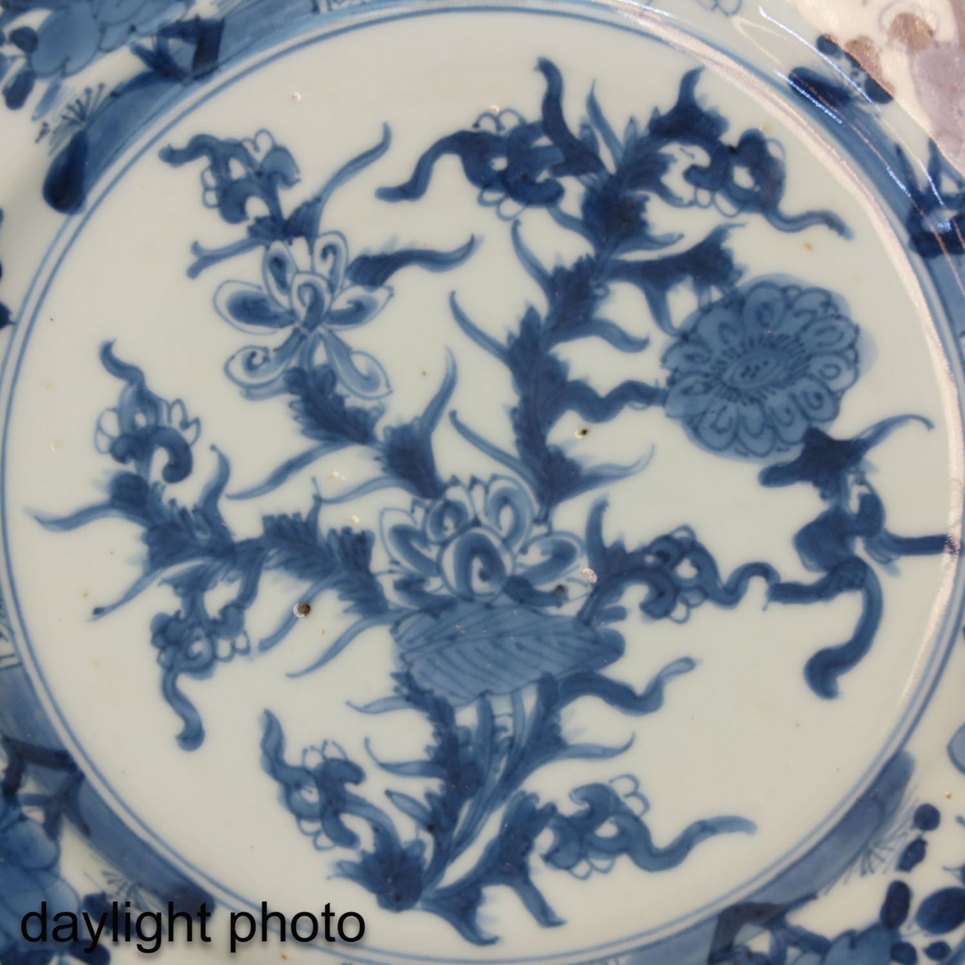 A Collection of 4 Blue and White Plates - Image 10 of 10