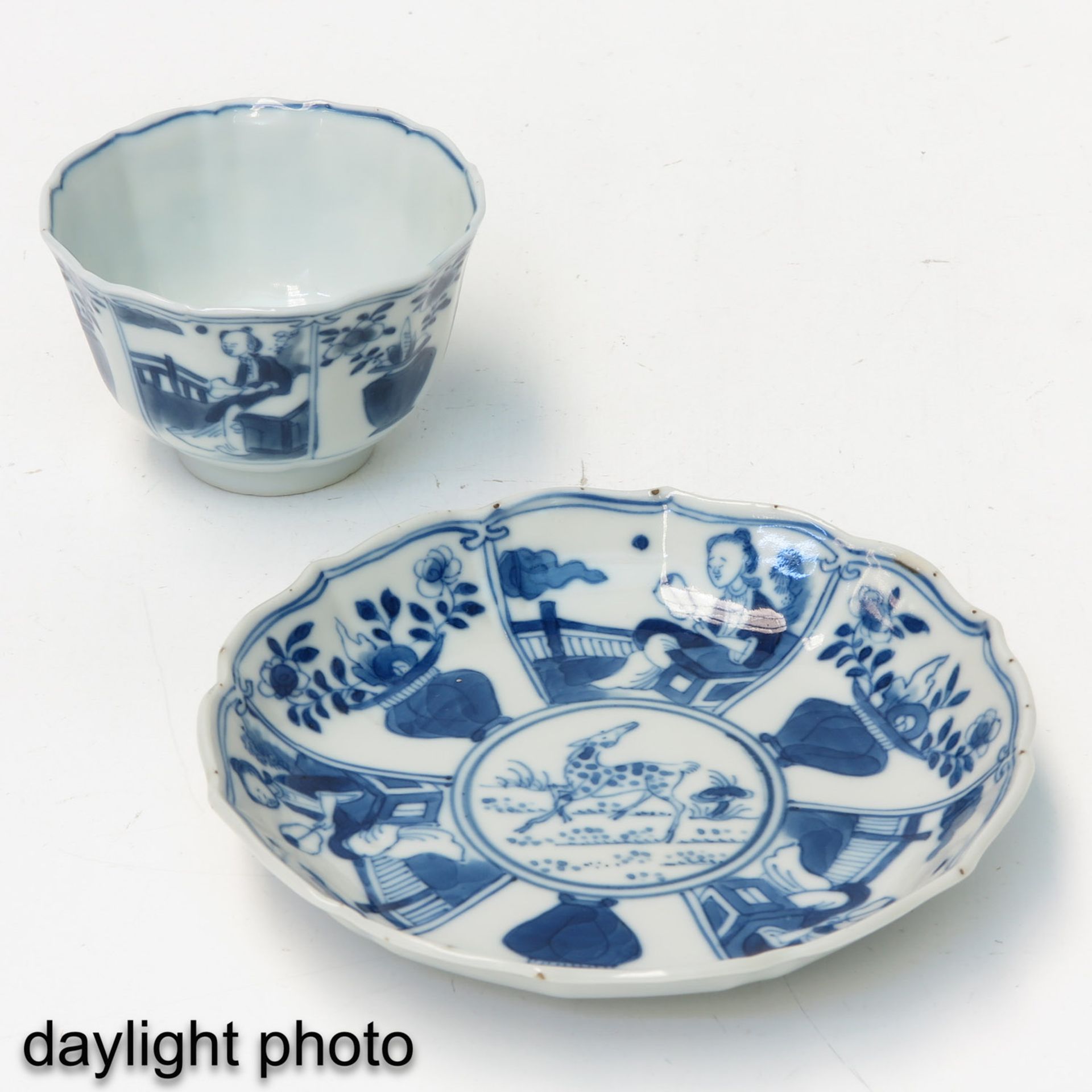 A Pair of Blue and White Cups and Saucers - Bild 9 aus 10