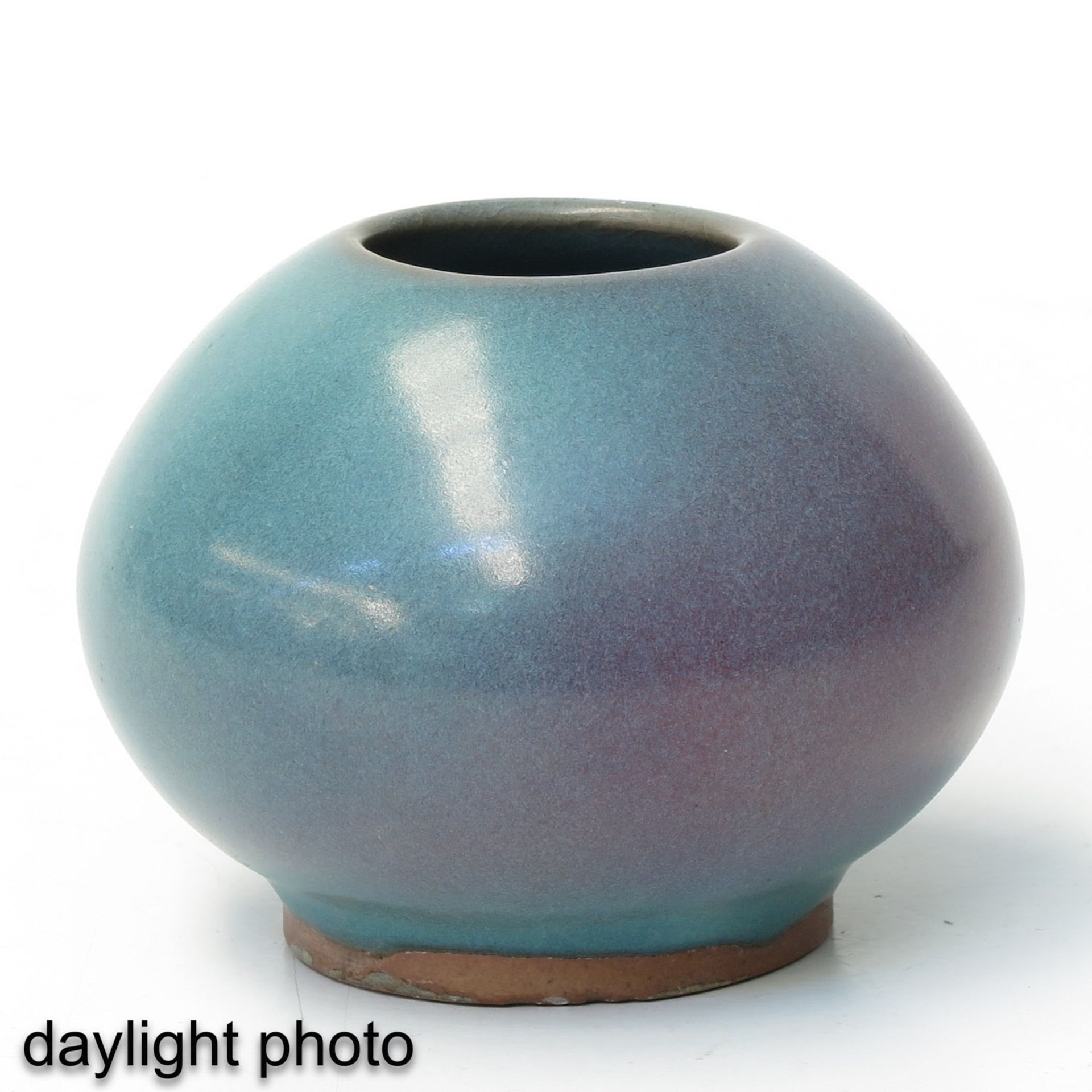 A Small Blue and Purple Glaze Vase - Bild 7 aus 9