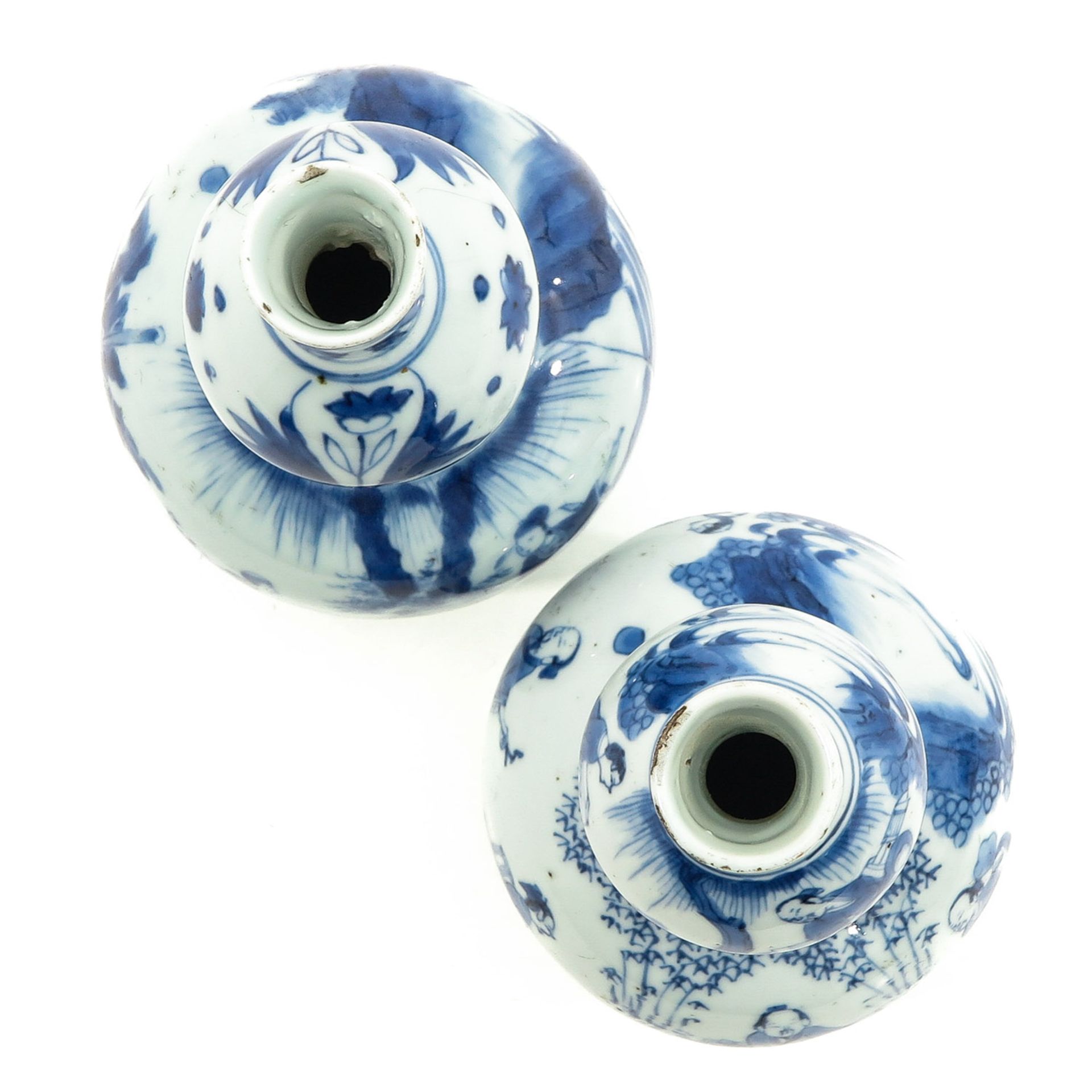 A Pair of Blue and White Gourd Vases - Image 5 of 10