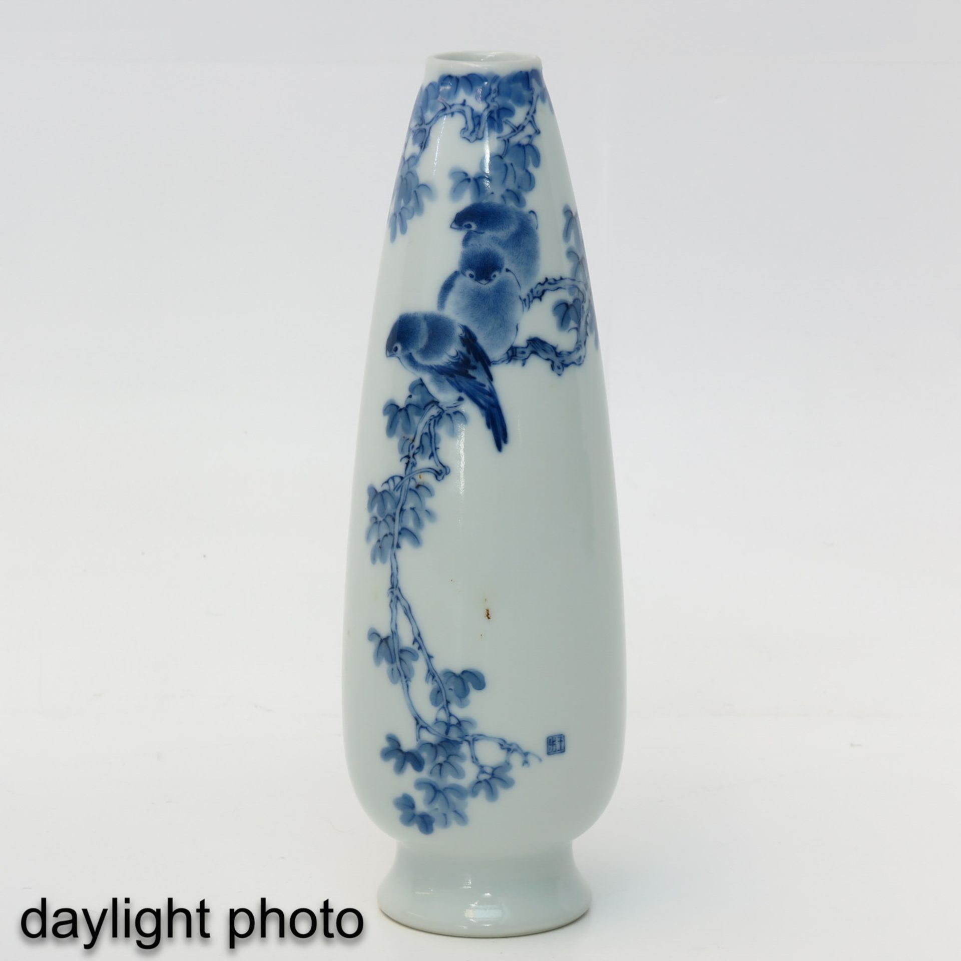 A Blue and White Vase - Image 7 of 10