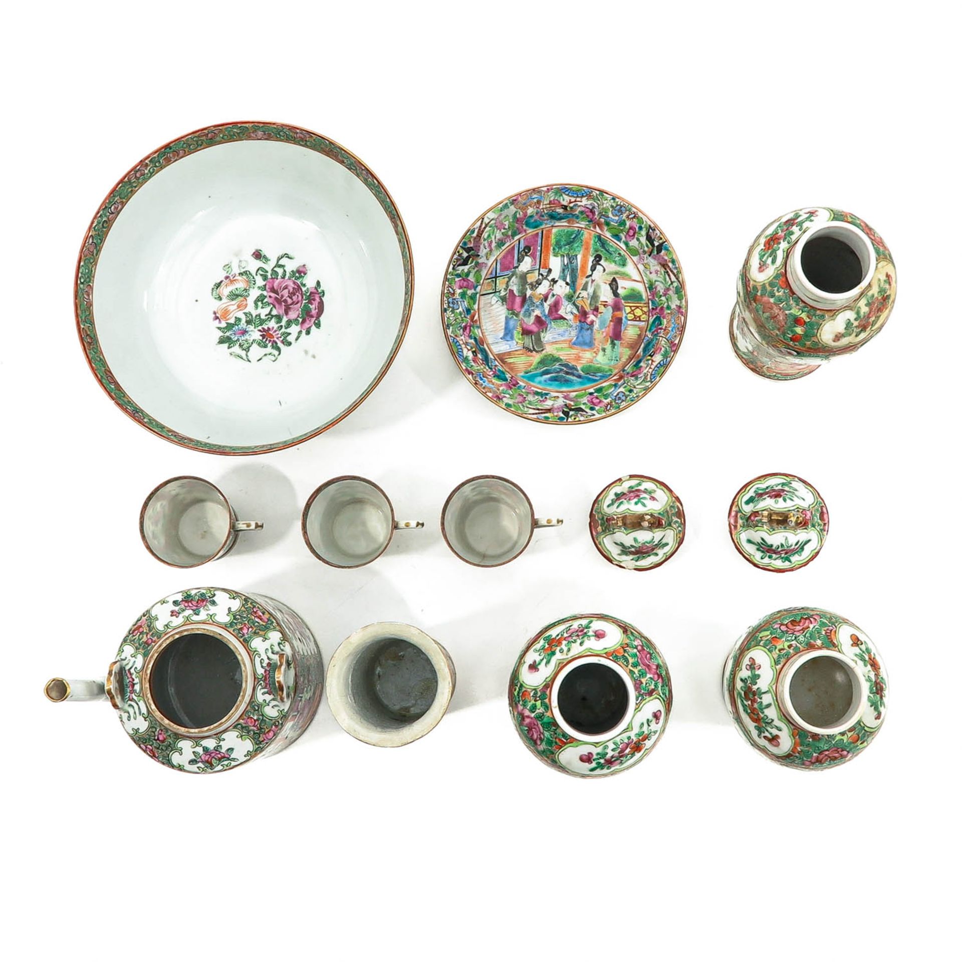 A Collection of Cantonese Porcelain - Bild 5 aus 9