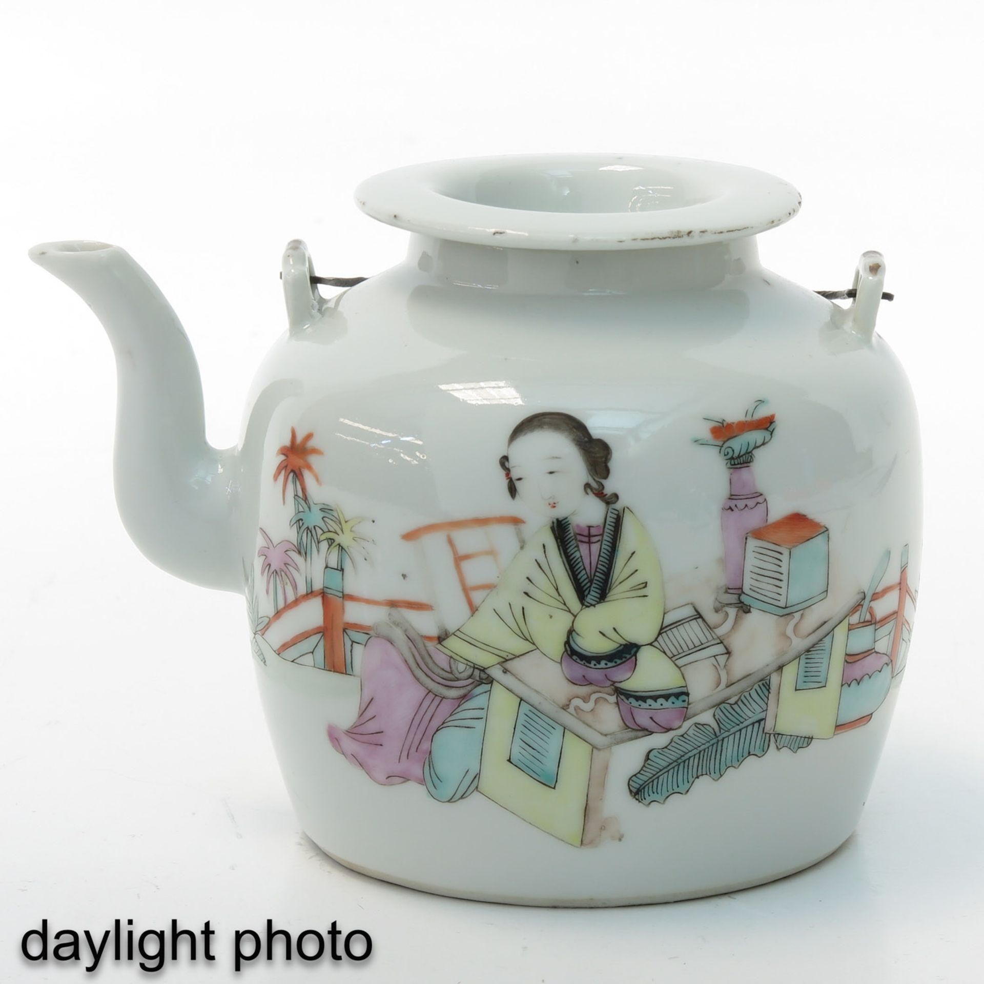 A Qianjiang Cai Famille Rose Teapot - Bild 7 aus 10