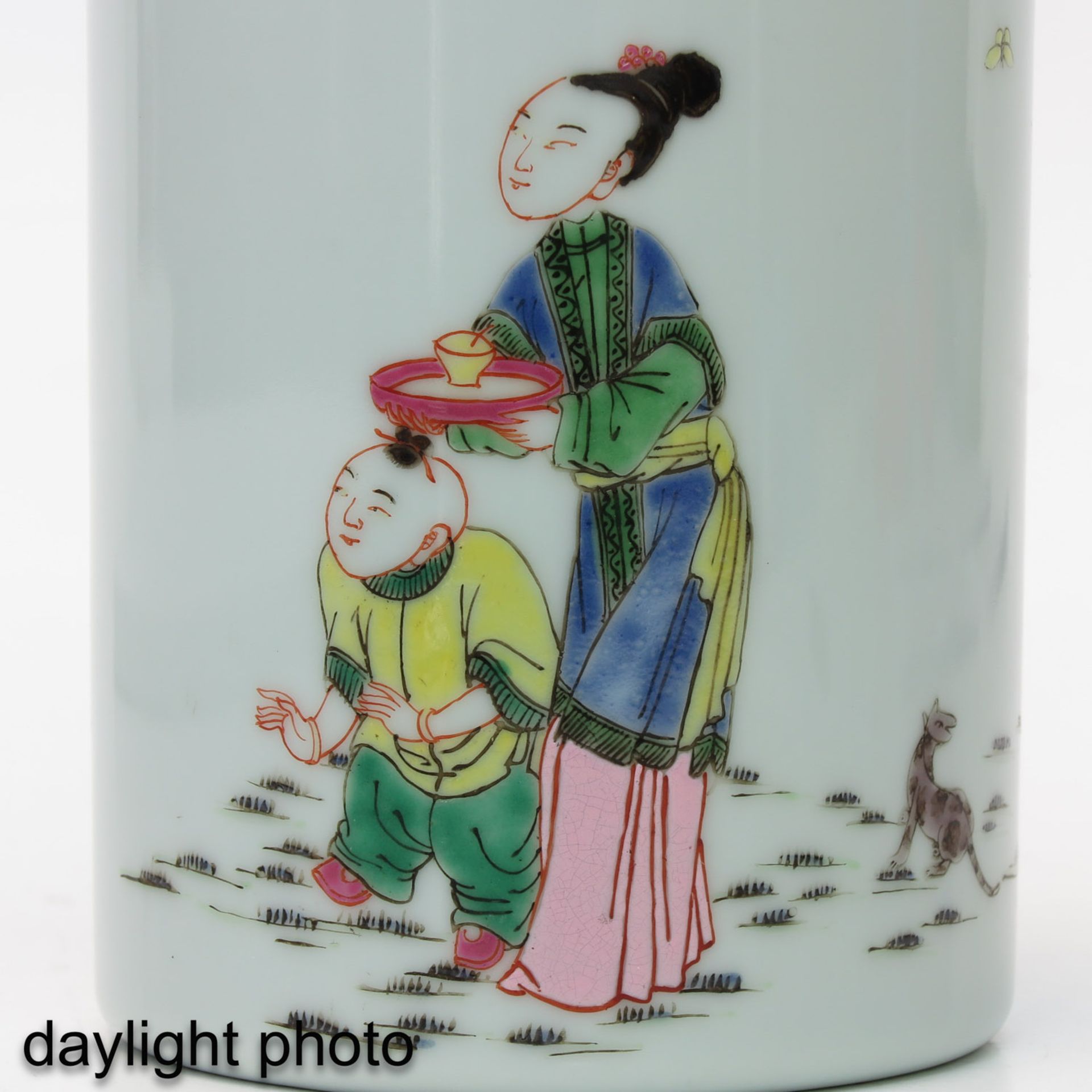 A Famille Rose Brush Pot - Image 9 of 9