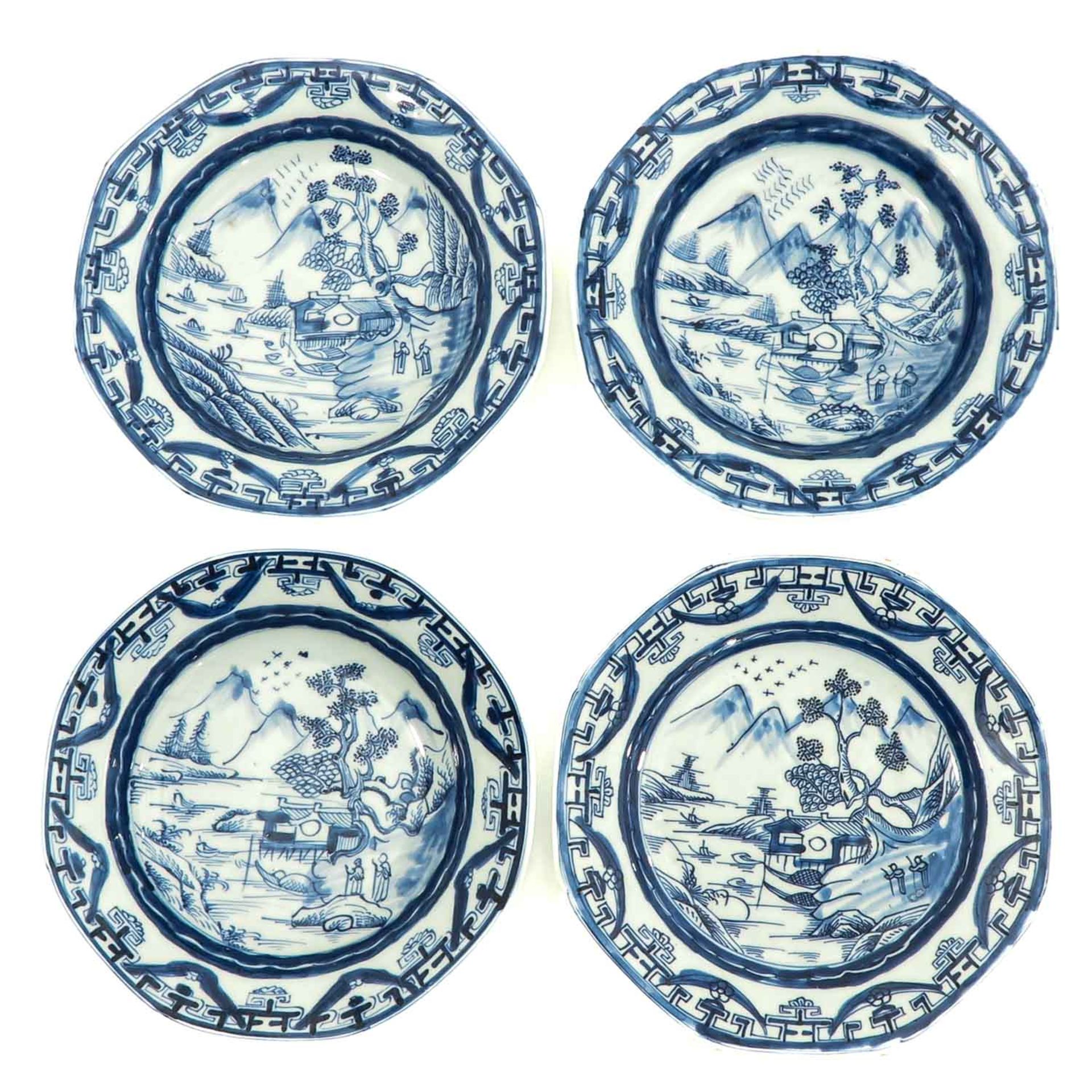 A Series of 12 Blue and White Plates - Bild 5 aus 10
