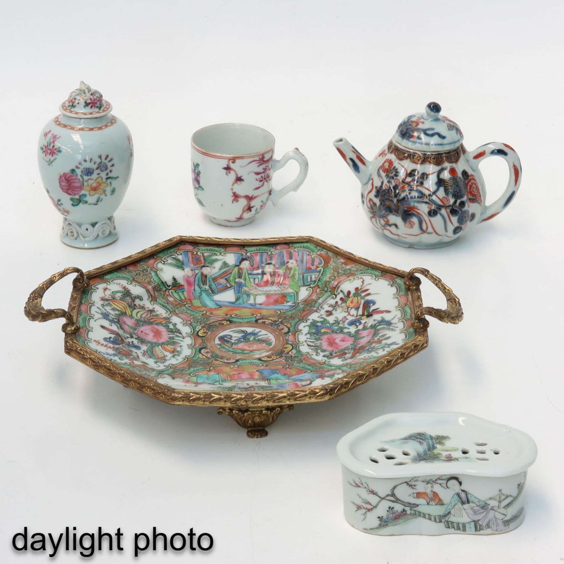 A Diverse Collection of Porcelain - Image 9 of 10