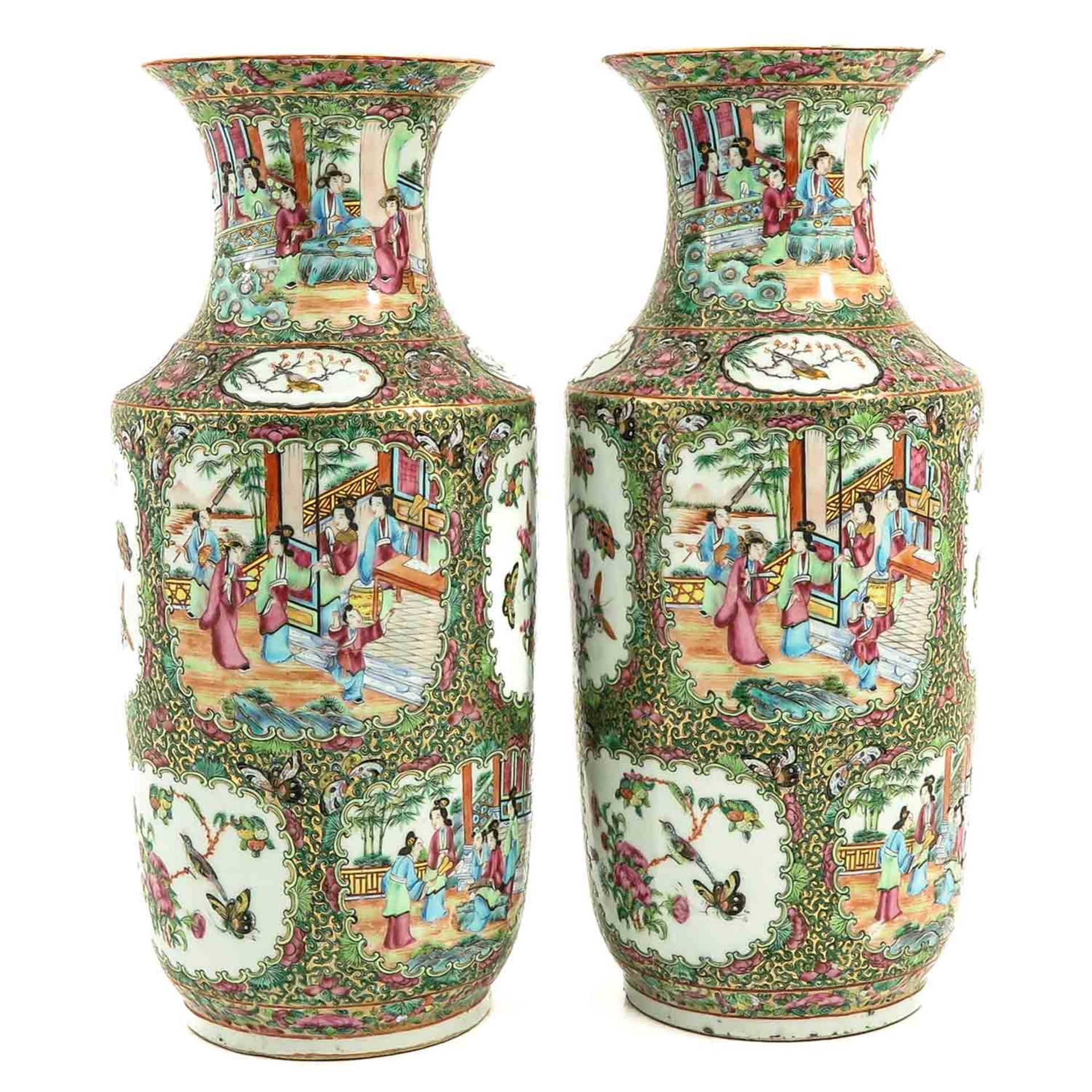 A Pair of Cantonese Vases - Bild 4 aus 9