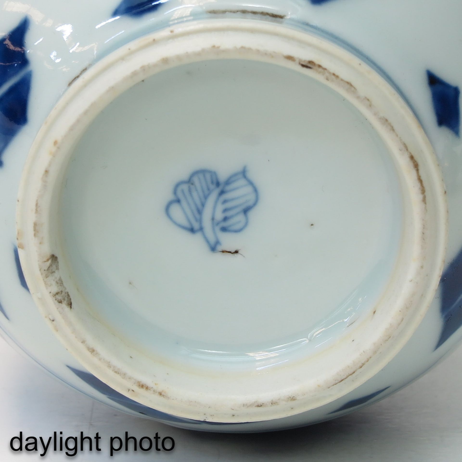 A Blue and White Tea Box - Image 9 of 9