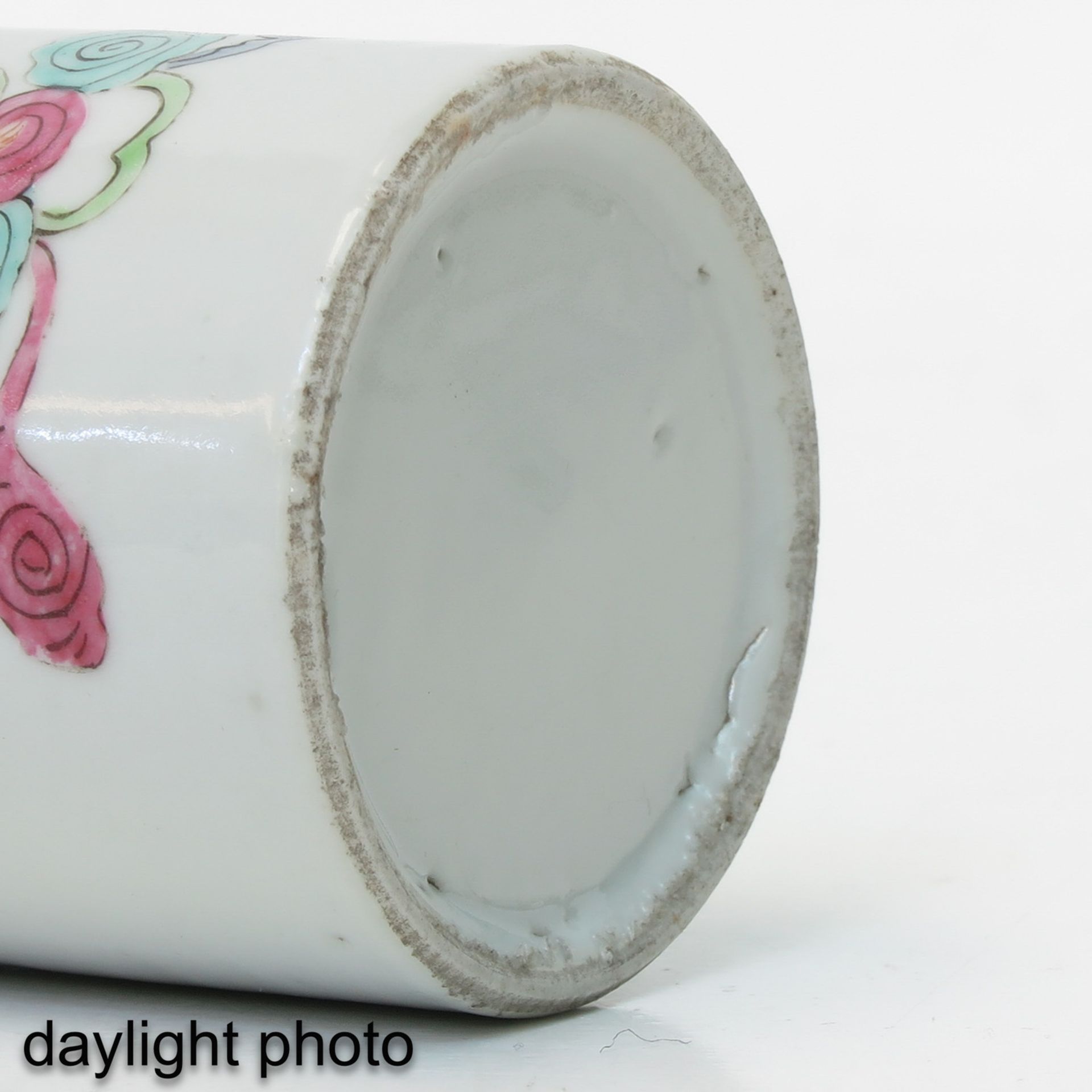 A Famille Rose Brush Pot - Image 8 of 9