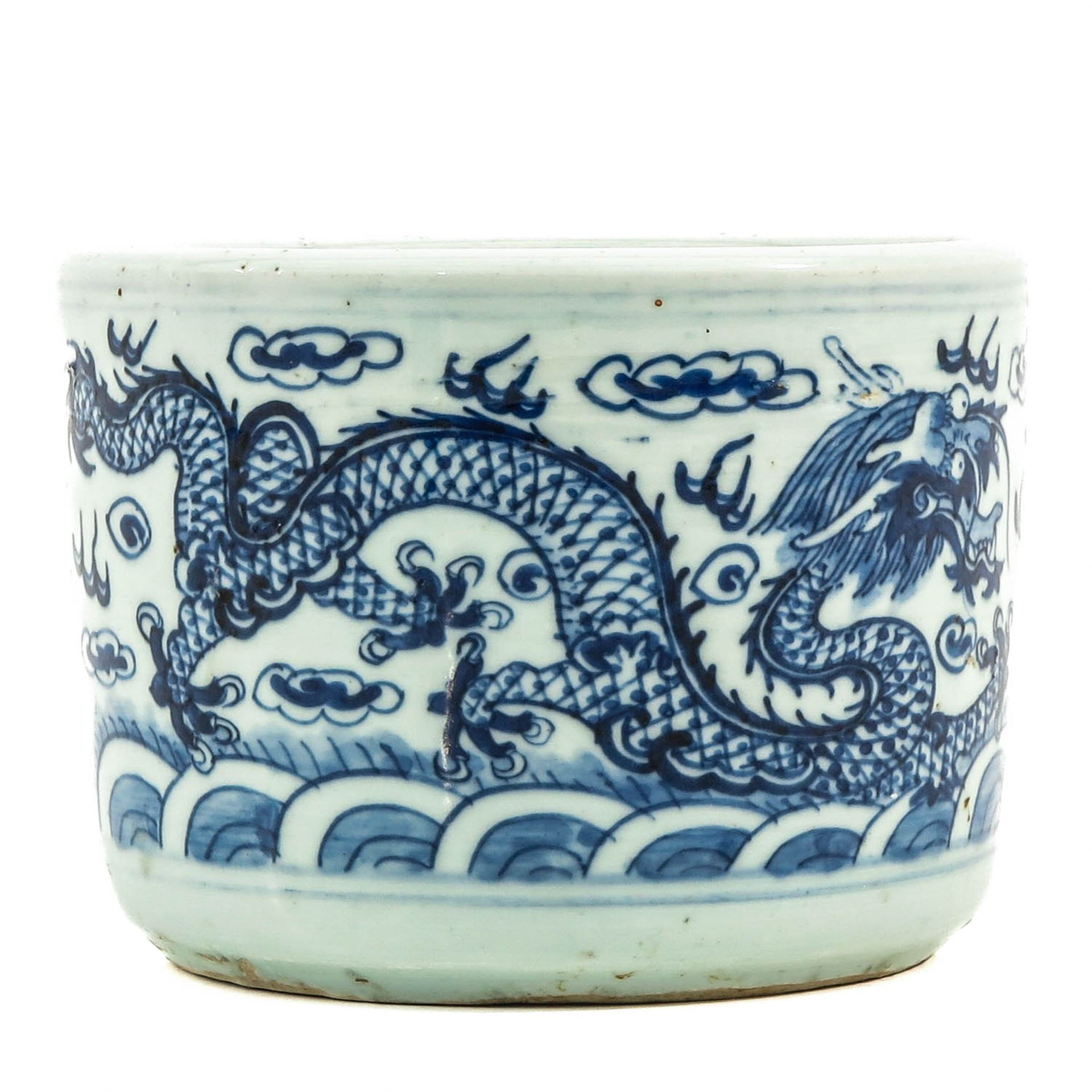 A BLue and White Brush Pot - Image 4 of 9