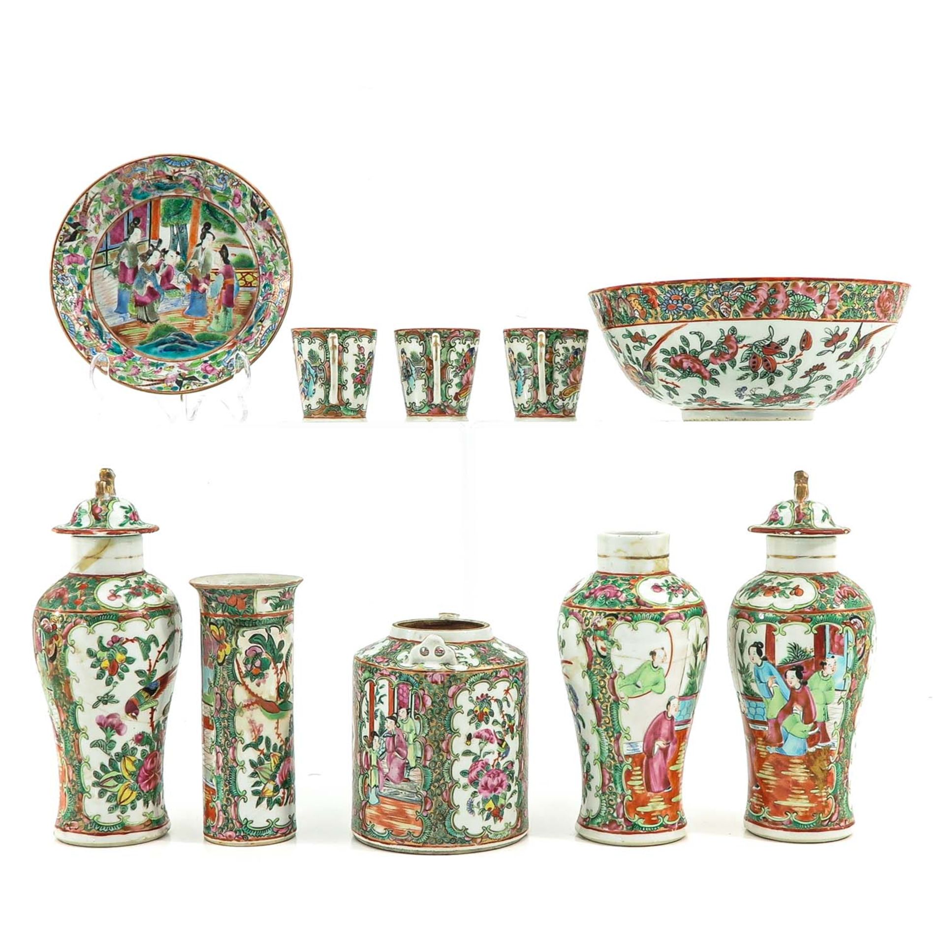 A Collection of Cantonese Porcelain - Bild 2 aus 9