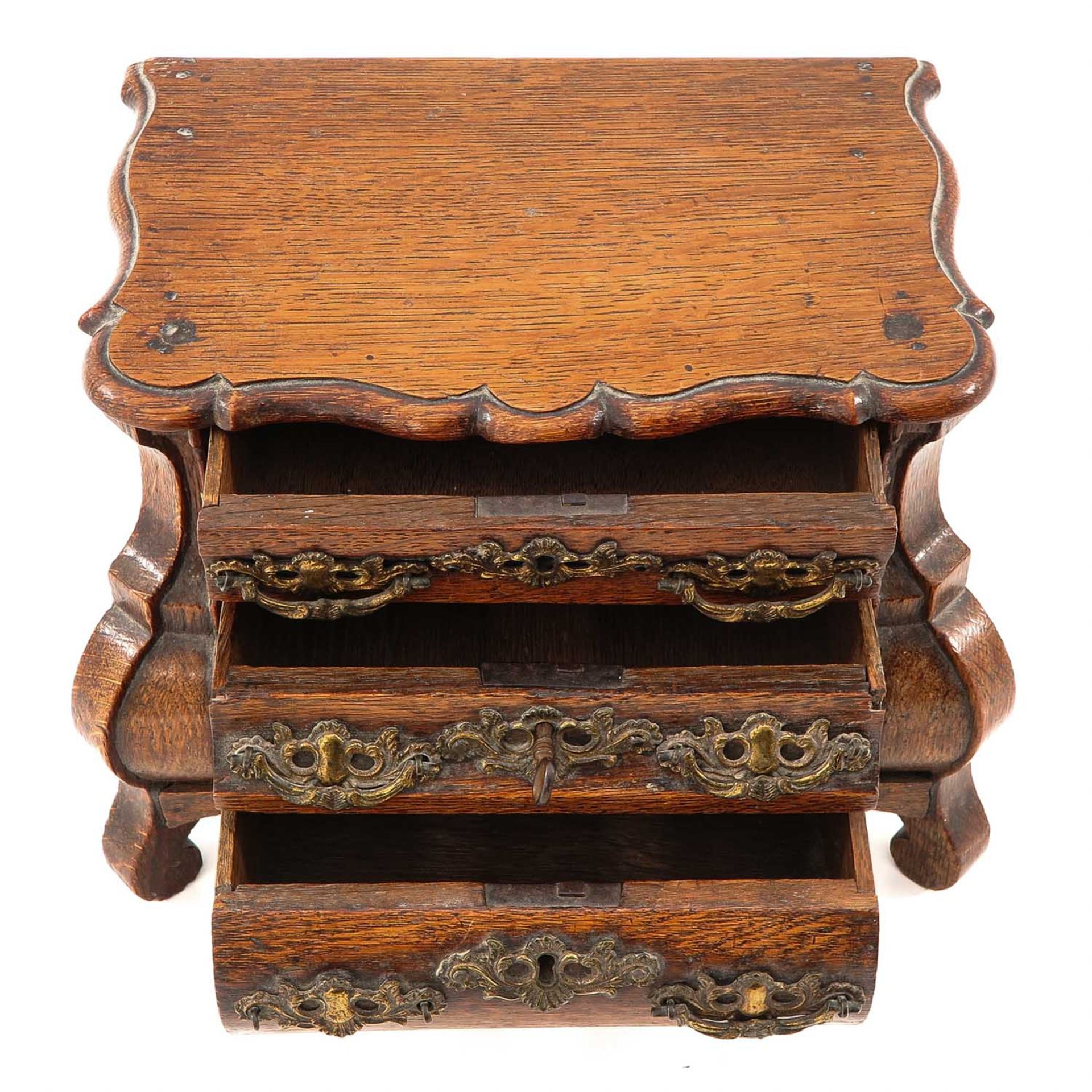 An 18th Century Miniature Cabinet - Image 6 of 7