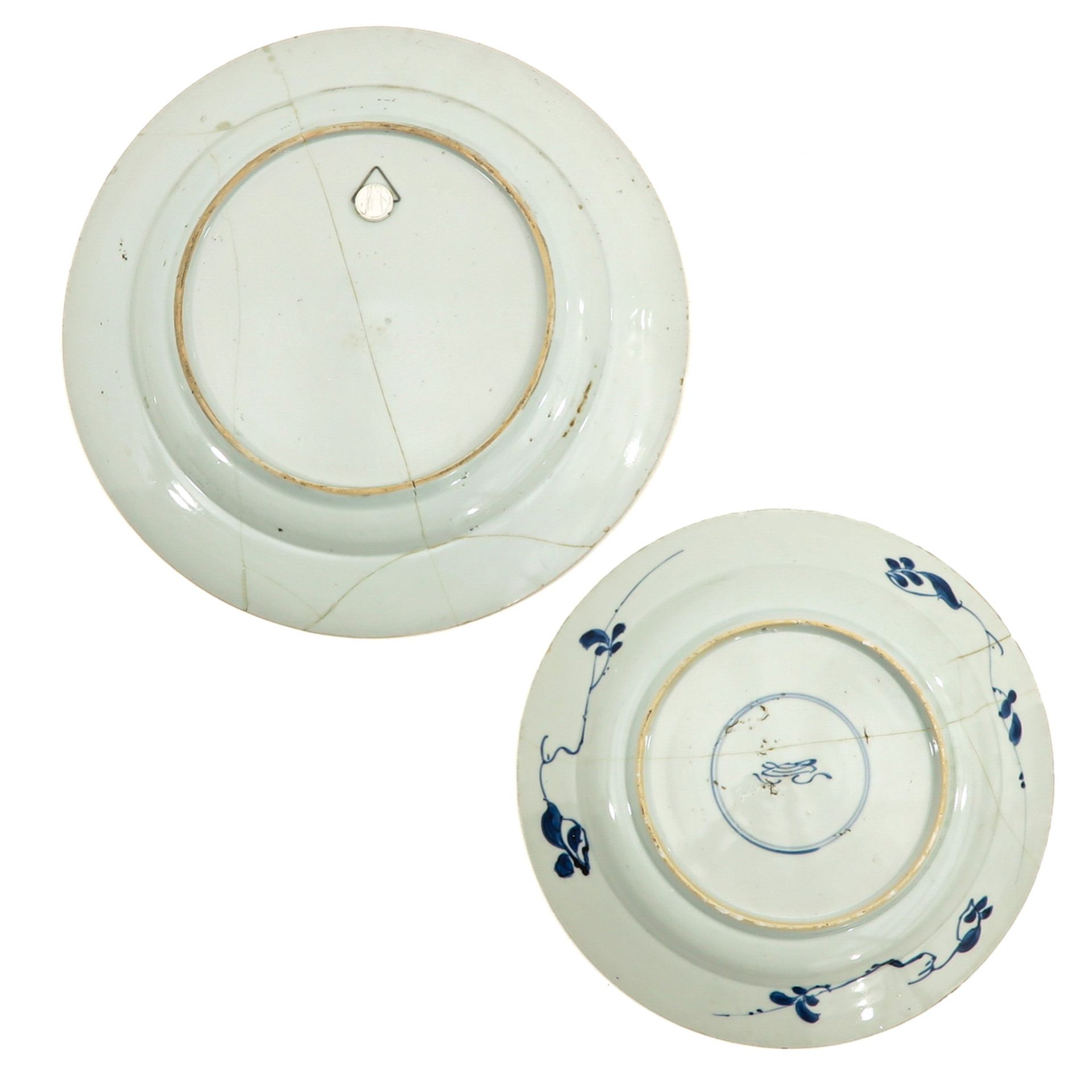 A Collection of 4 Blue and White Plates - Image 6 of 10