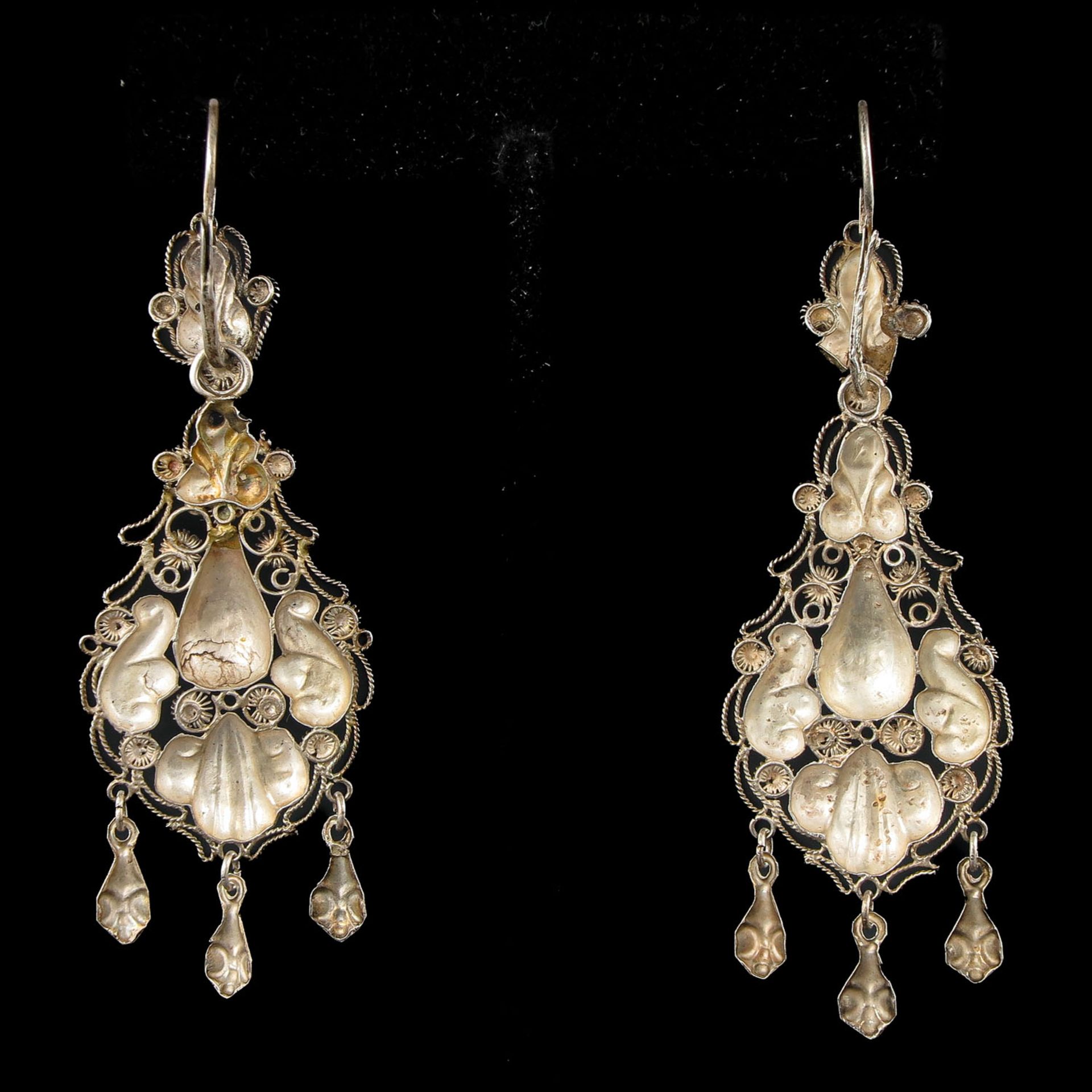 A Pair of Silver and Gold Bells - Bild 6 aus 7