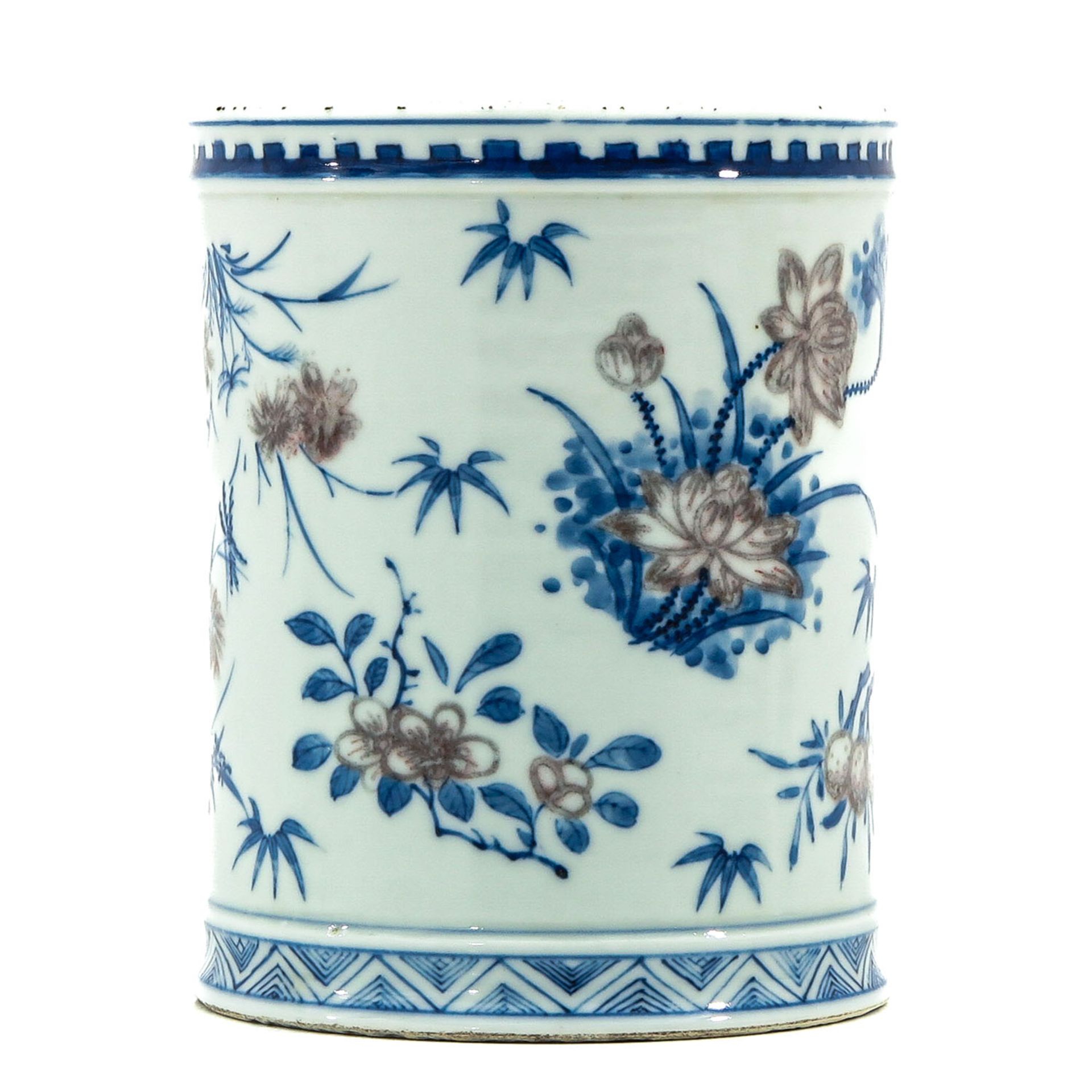 A Blue and White Brush Pot - Image 4 of 9